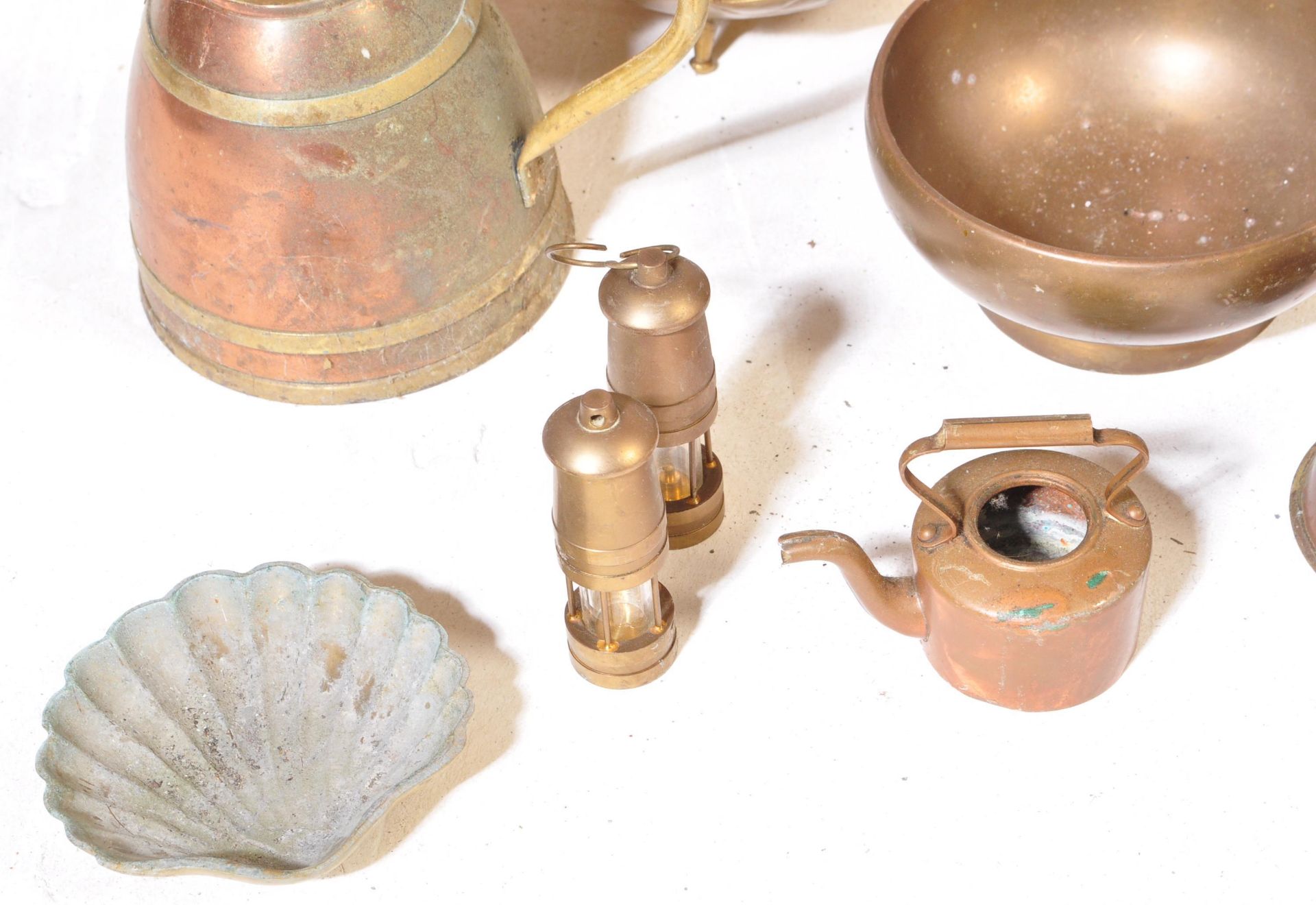 COLLECTION OF RETRO COPPER & BRASS ITEMS - Image 4 of 8