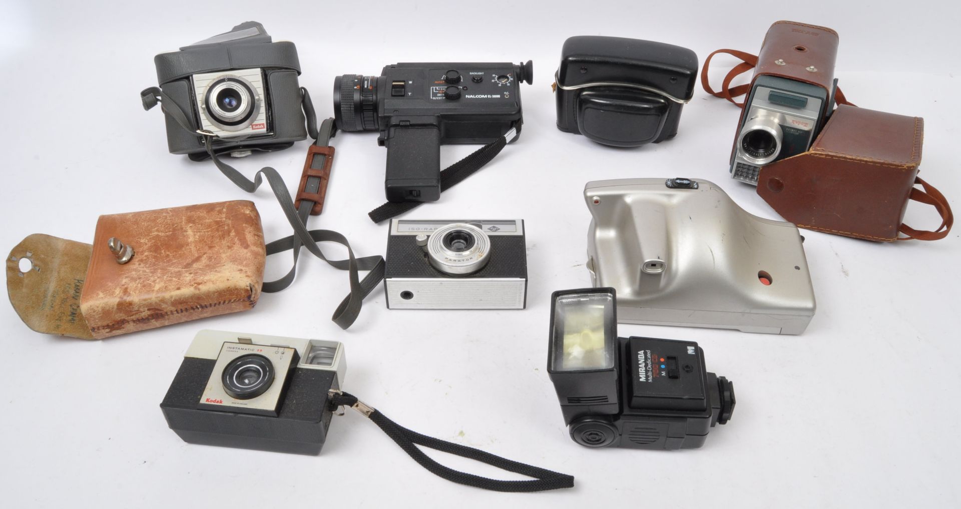 ASSORTMENT OF VINTAGE 20TH CENTURY FILM CAMERAS