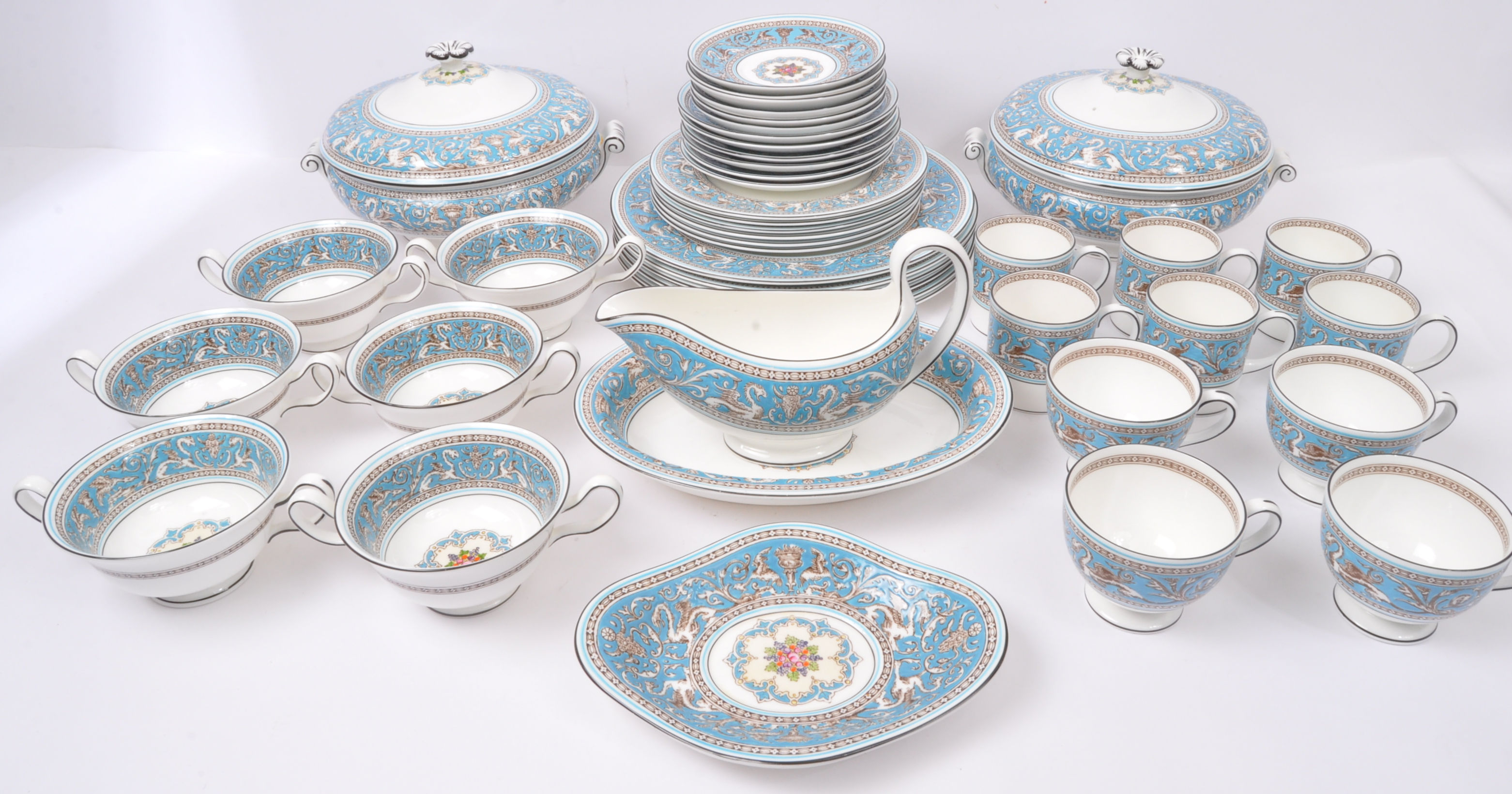 WEDGWOOD - FLORENTINE - TEA & DINNER SERVICE