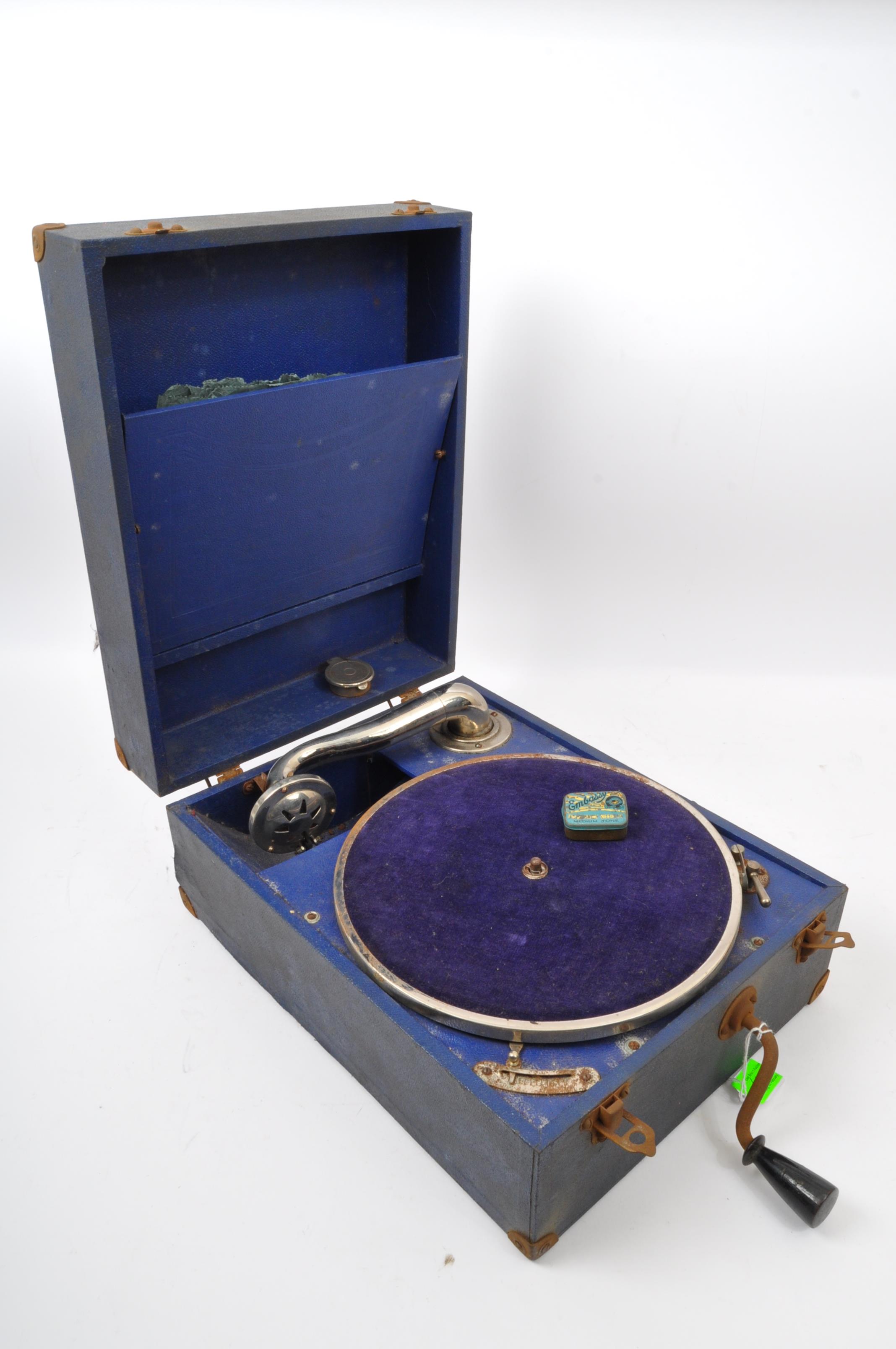 RETRO VINTAGE TABLETOP GRAMOPHONE - Image 3 of 6