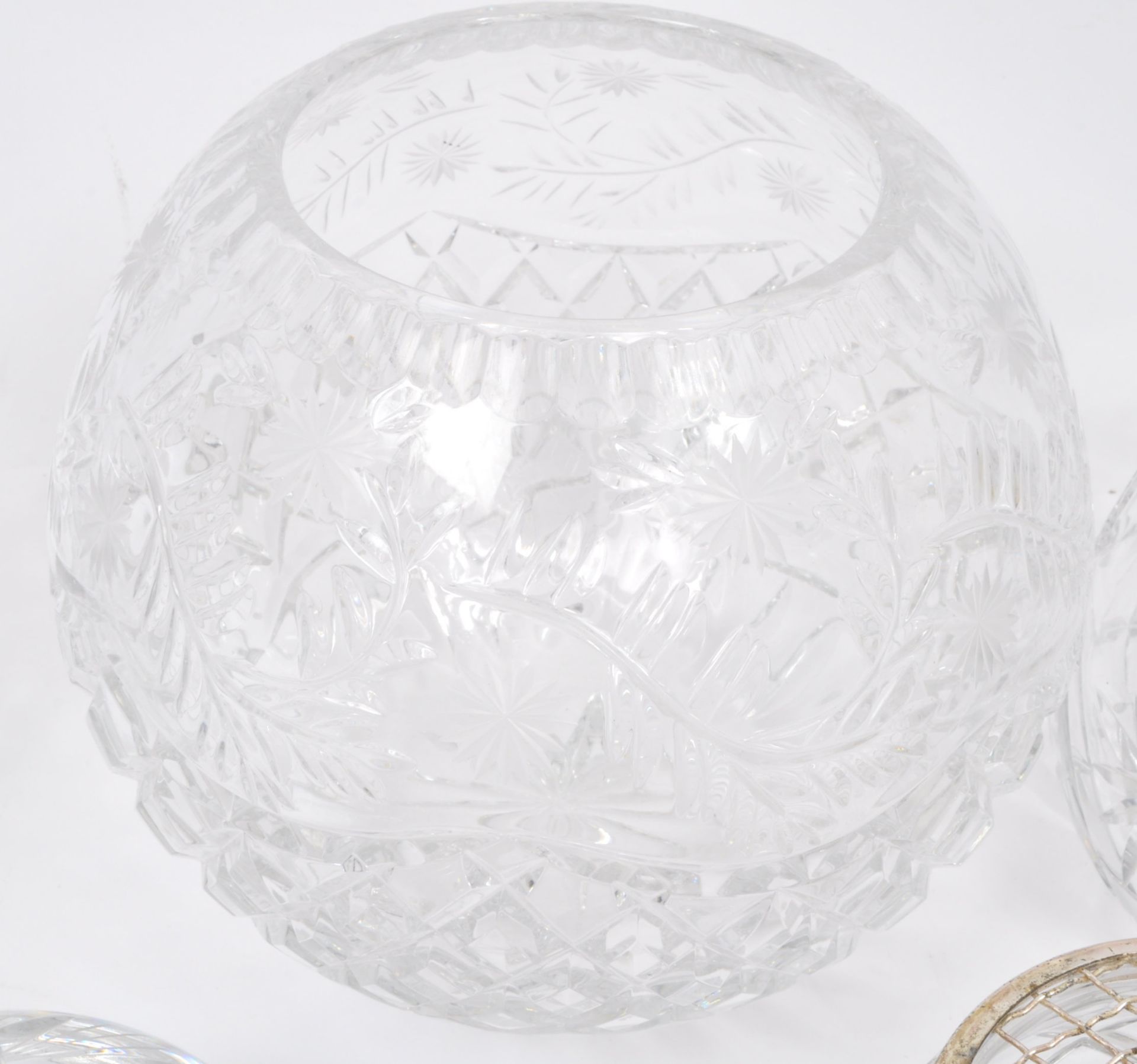 LARGE COLLECTION OF VINTAGE CUT GLASS ITEMS - Image 3 of 6