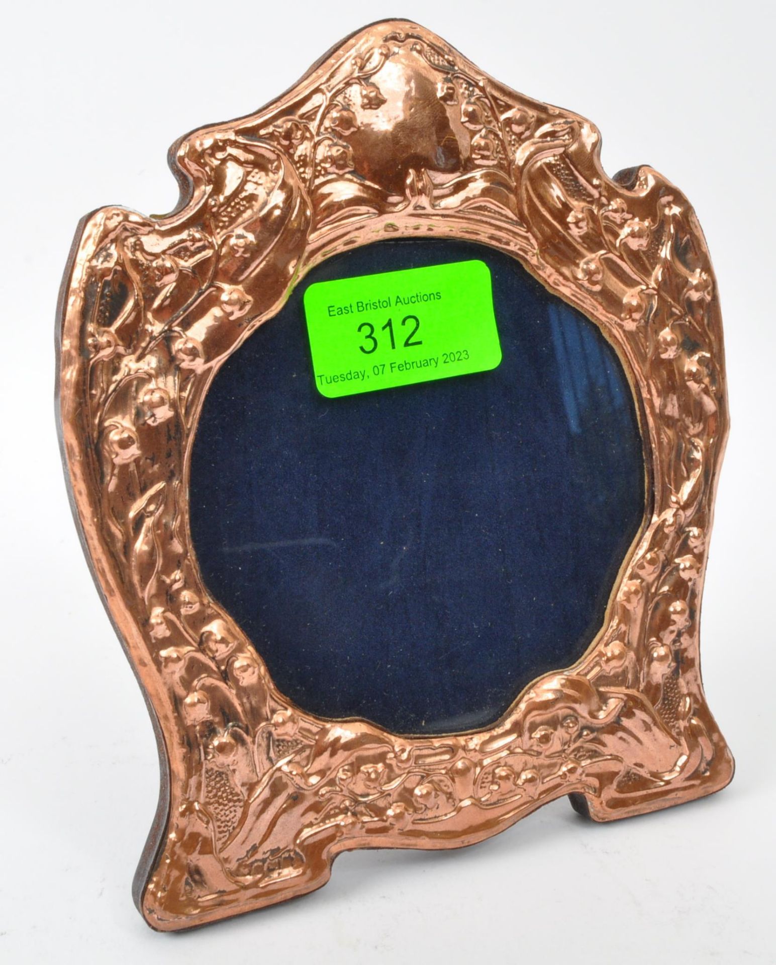 COPPER ART NOUVEAU STYLE REPOUSSE PHOTO FRAME