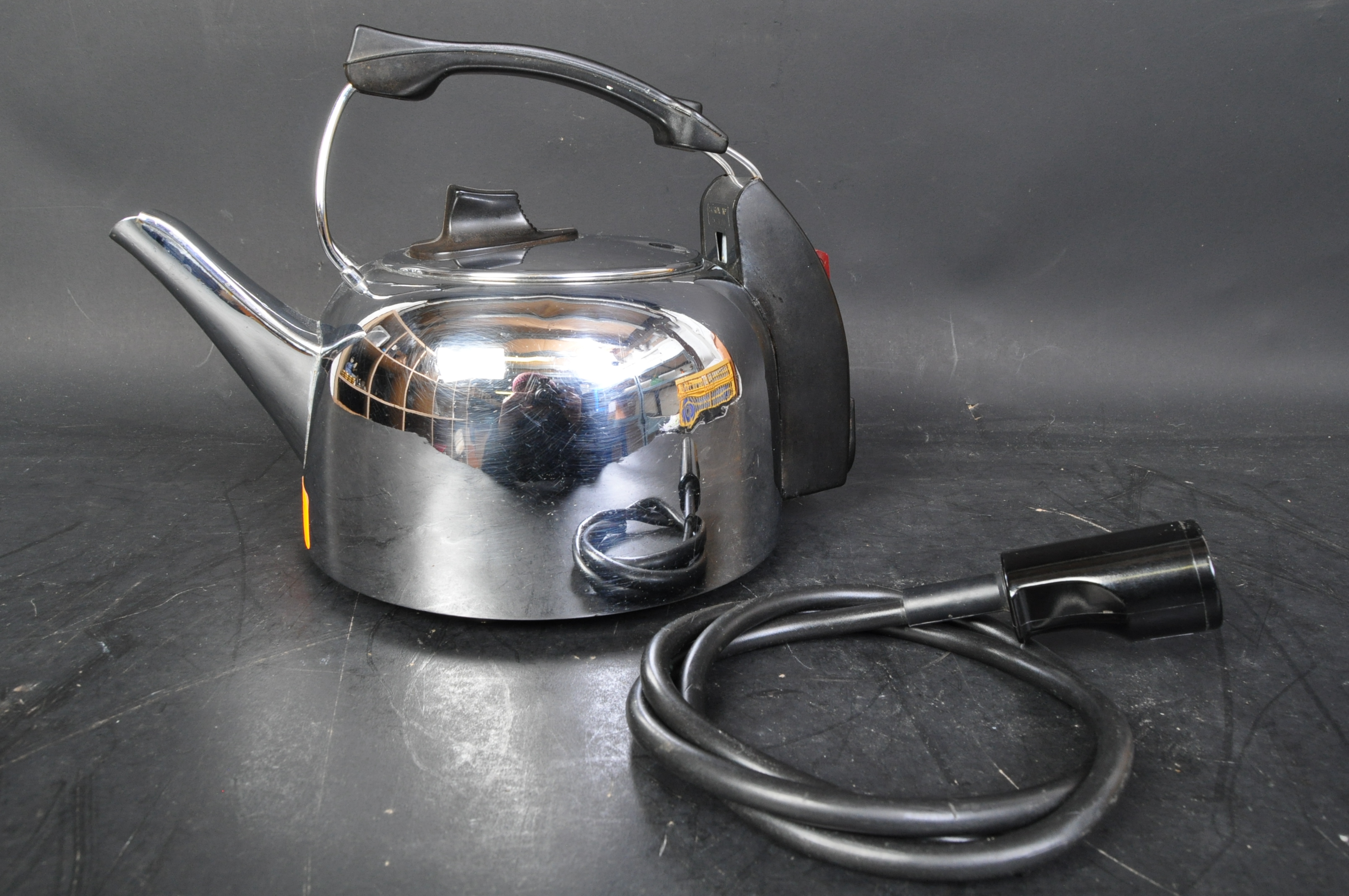 RUSSELL HOBBS TYPE K2 VINTAGE RETRO KETTLE - Image 4 of 6