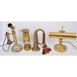 ASSORTMENT OF VINTAGE BRASS ITEMS