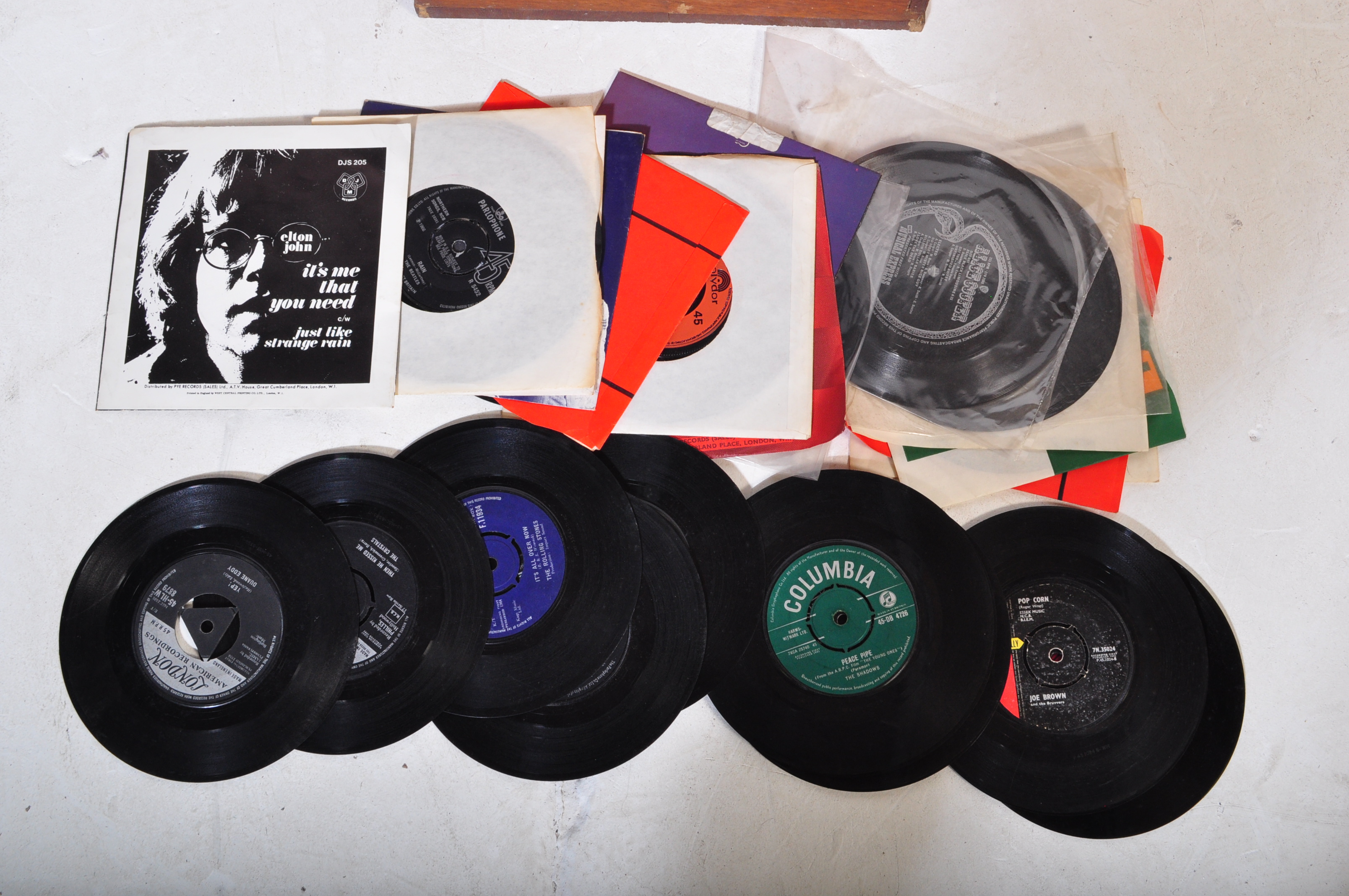 LARGE COLLECTION OF 45RPM SINGLES - Image 3 of 5