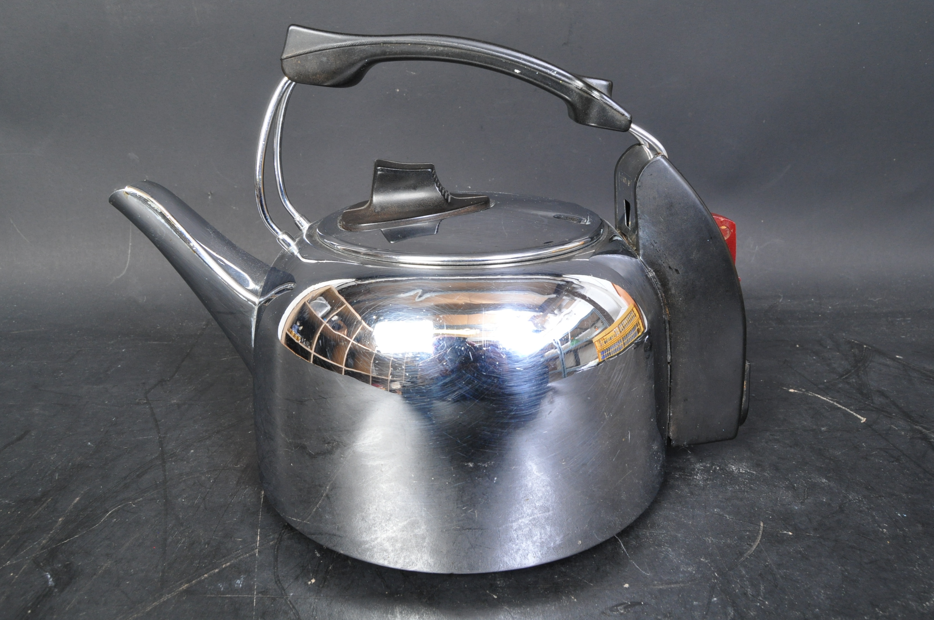 RUSSELL HOBBS TYPE K2 VINTAGE RETRO KETTLE