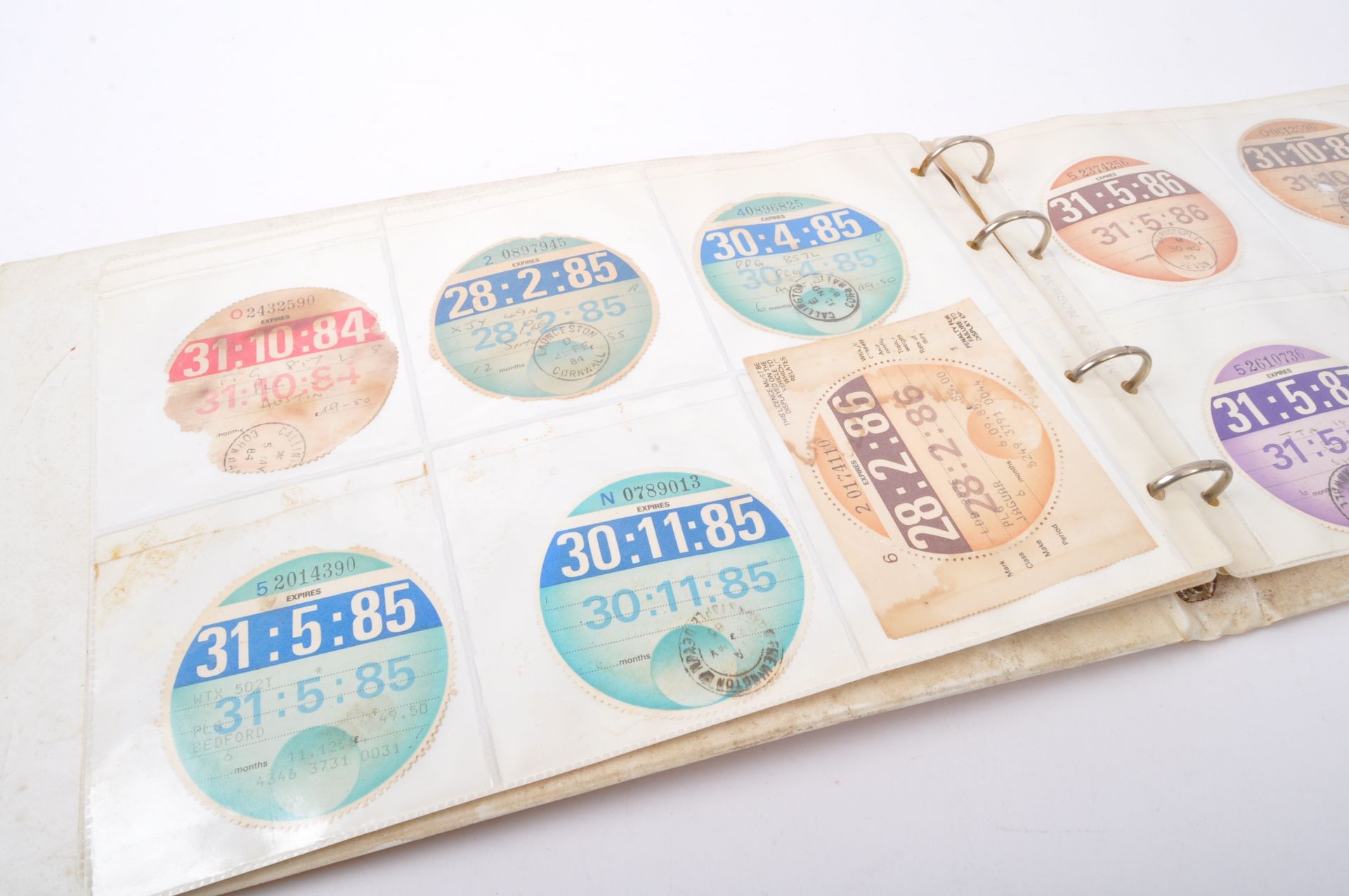 APPROXIMATELY SIXTY-FIVE VINTAGE TAX DISCS - Image 5 of 6