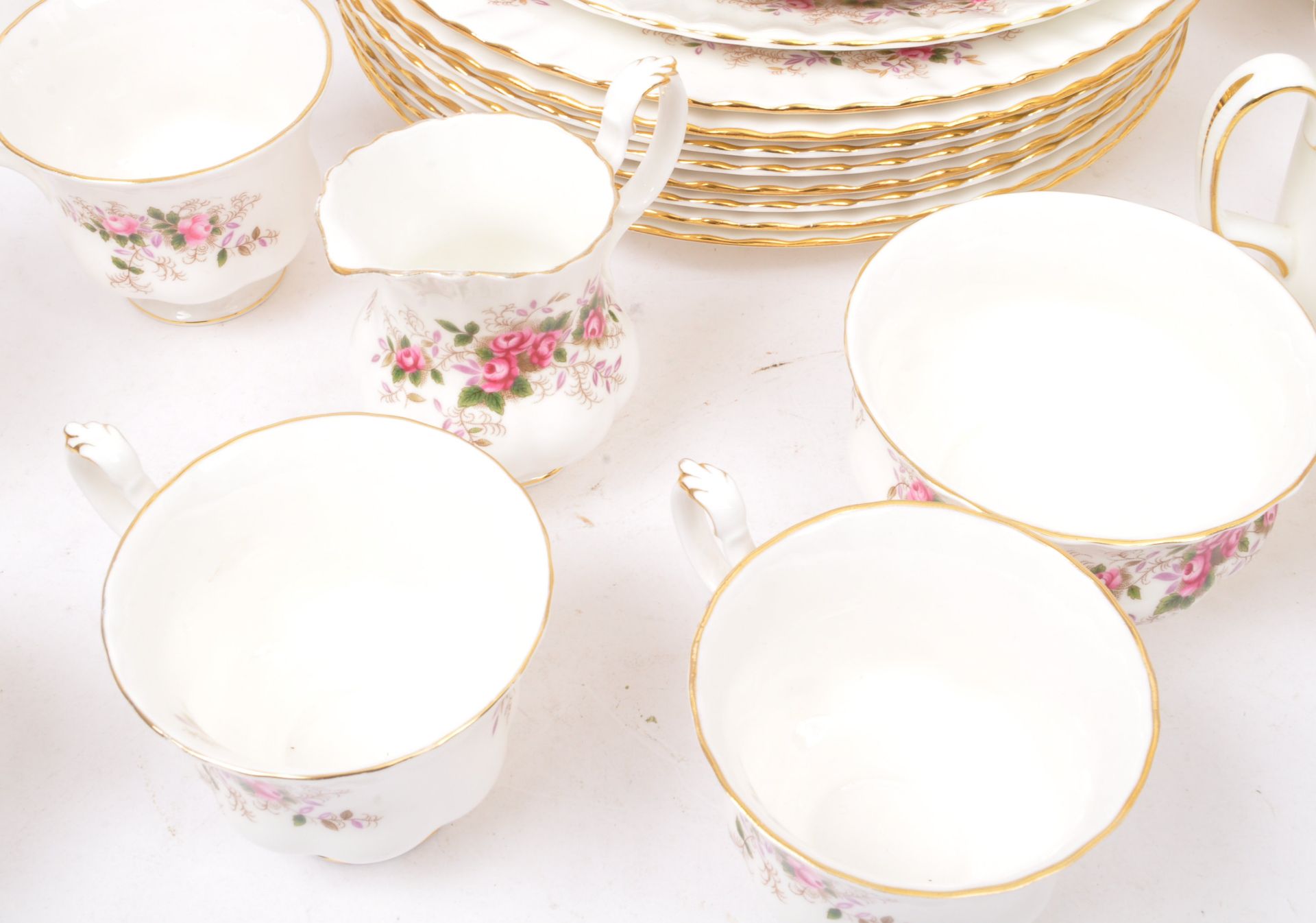 VINTAGE ROYAL ALBERT 'LAVENDER ROSE' TEA SERVICE - Image 5 of 6