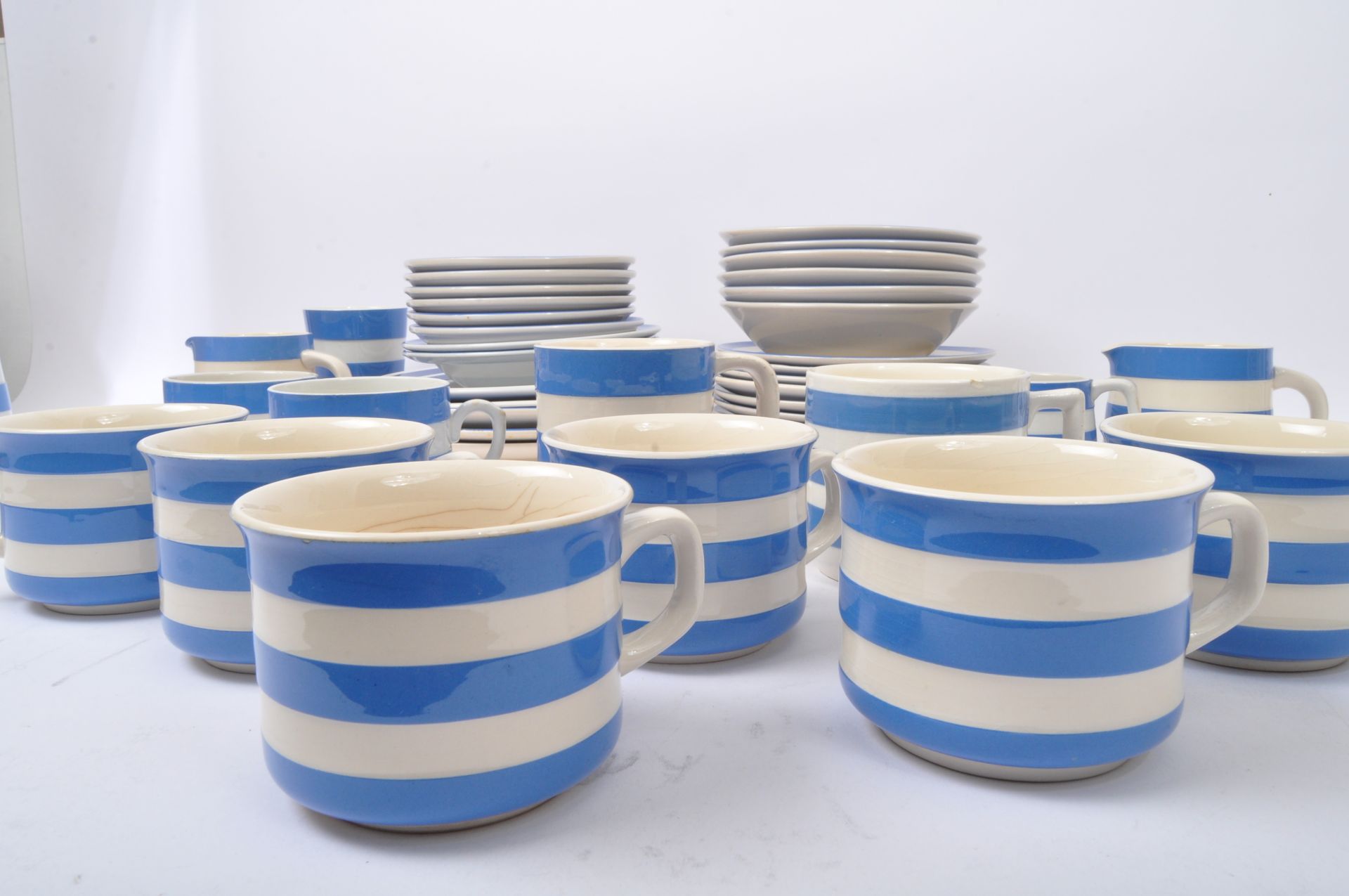 COLLECTION OF T G GREEN CORNISHWARE TABLE WARE - Image 3 of 5