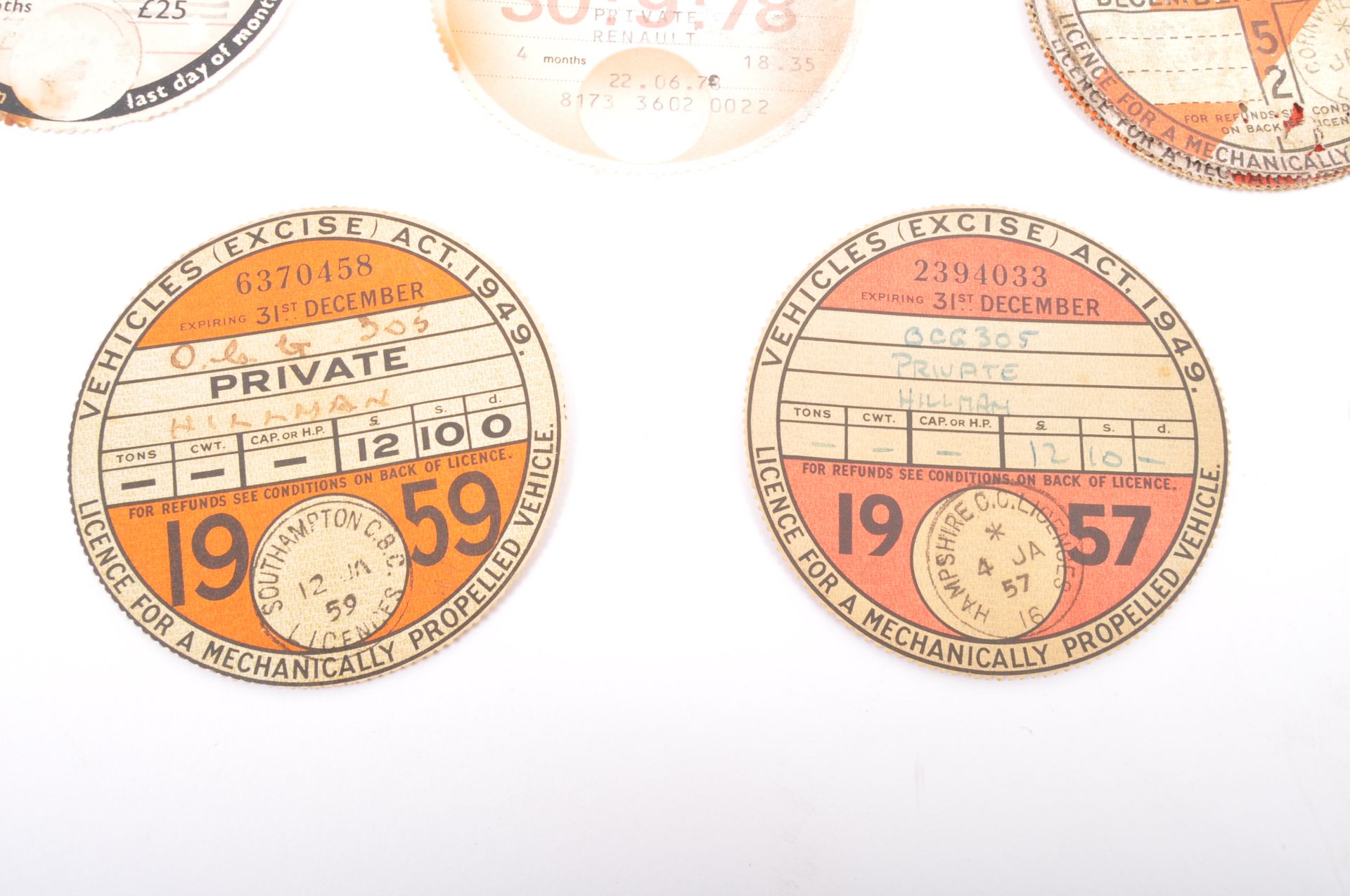 COLLECTION OF THIRTY-SIX VINTAGE TAX DISCS - Image 4 of 5