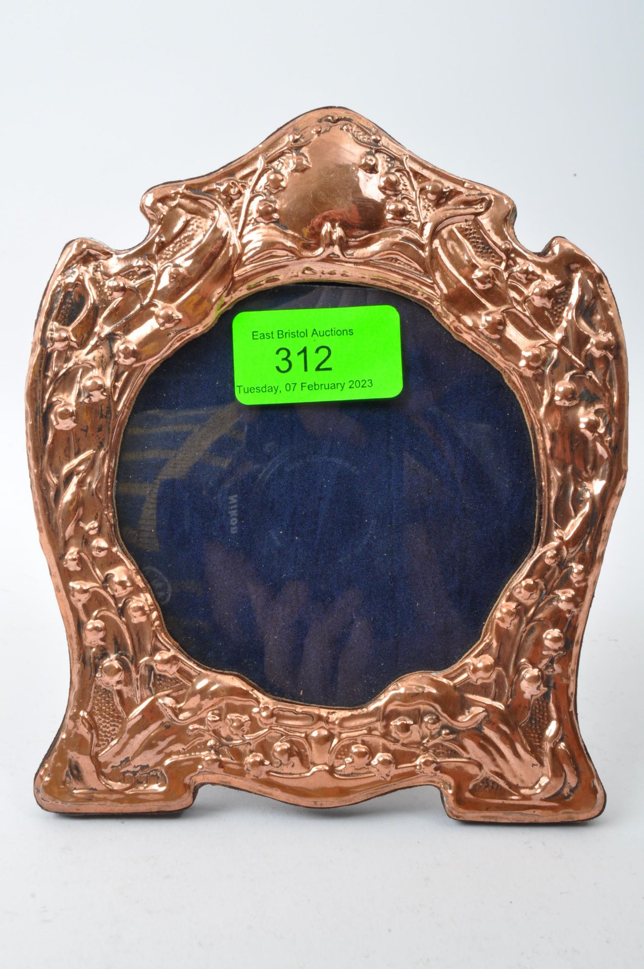 COPPER ART NOUVEAU STYLE REPOUSSE PHOTO FRAME - Image 3 of 5