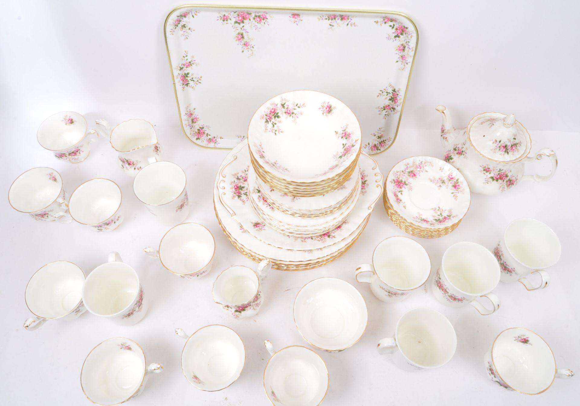 VINTAGE ROYAL ALBERT 'LAVENDER ROSE' TEA SERVICE - Image 2 of 6