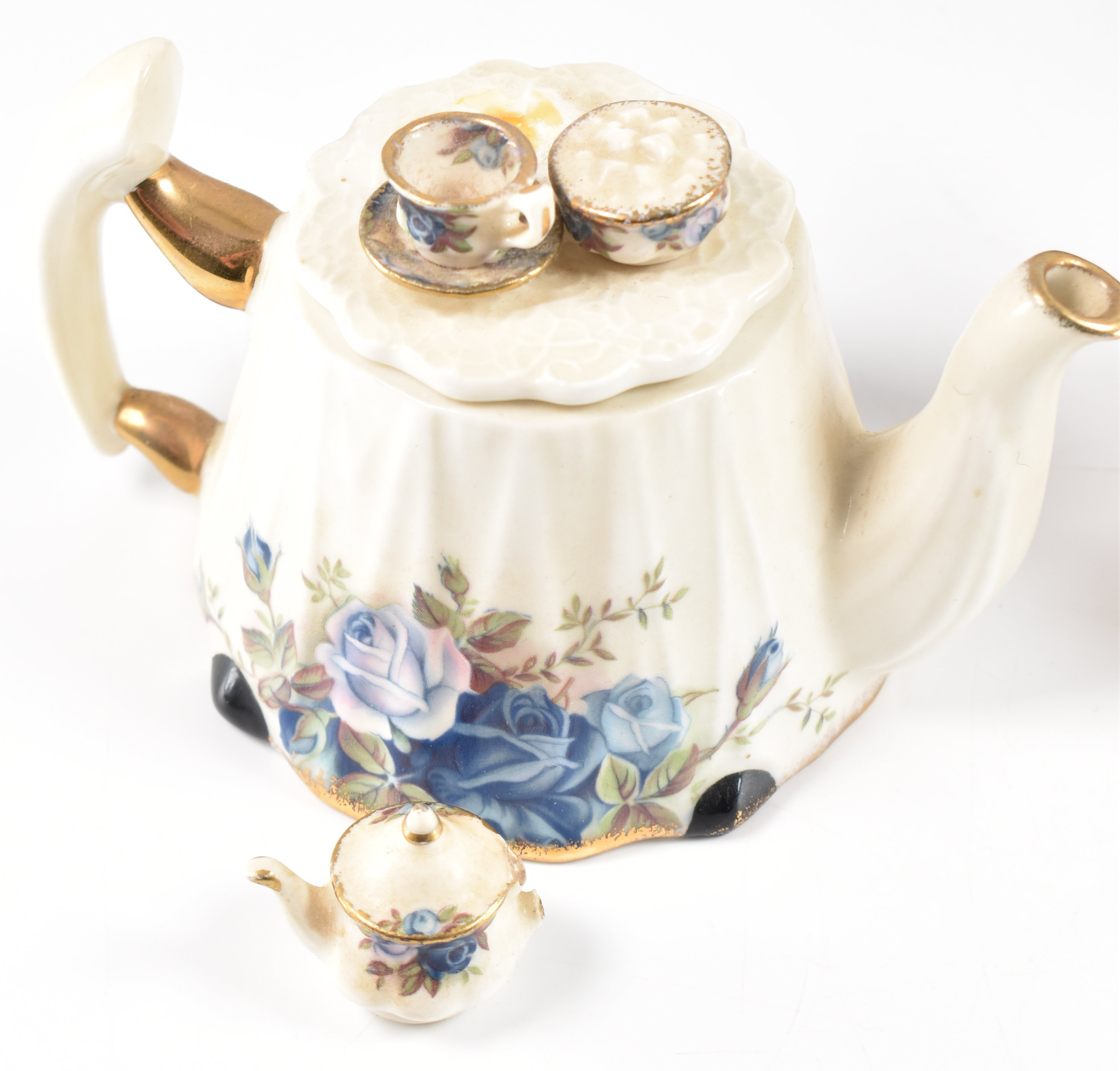 ASSORTMENT OF VINTAGE ENGLISH FINE BONE CHINA TEAPOTS - Image 4 of 5