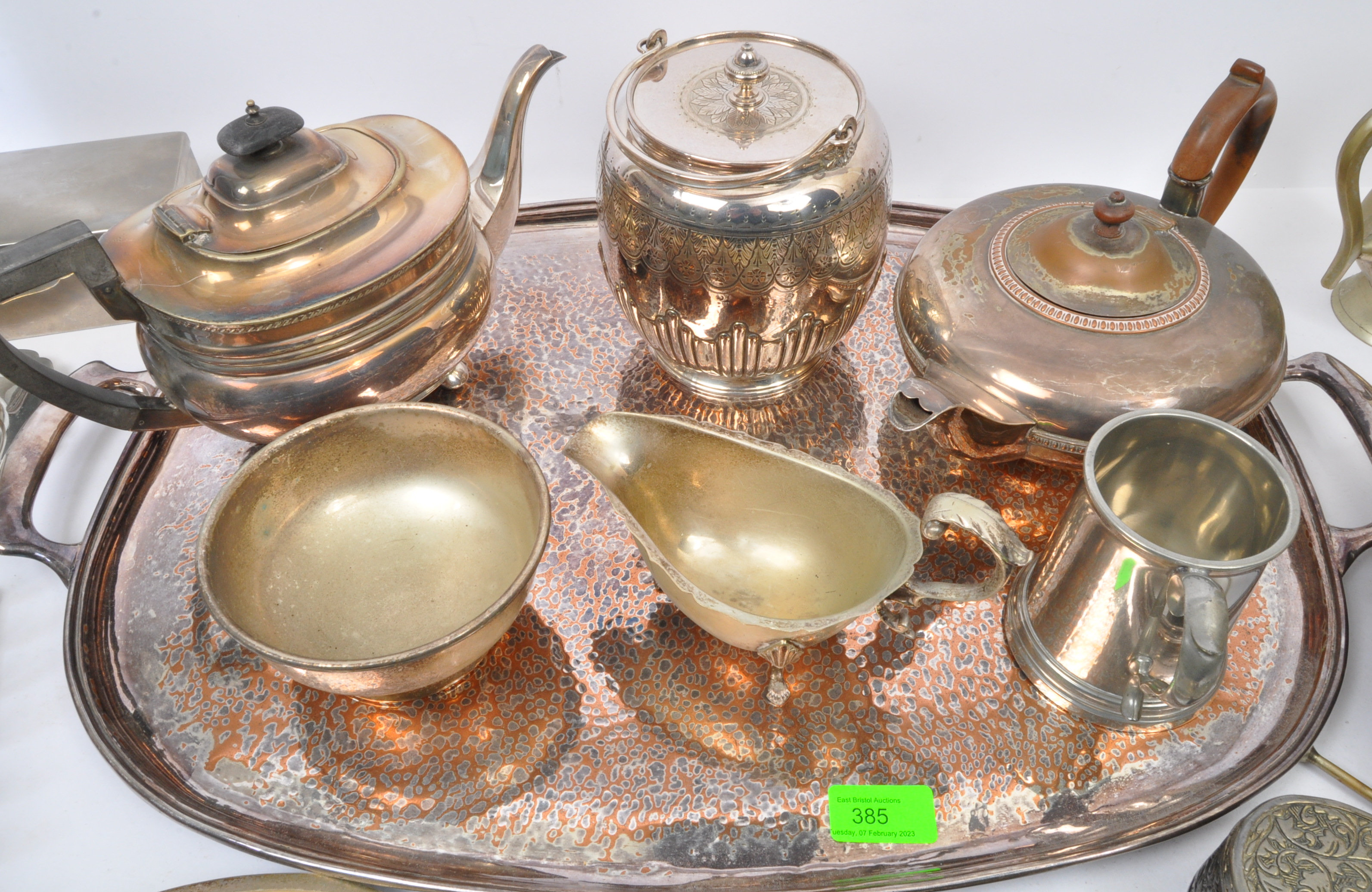 LARGE ASSORTMENT OF VICTORIAN & LATER SILVER PLATED ITEMS - Image 3 of 6