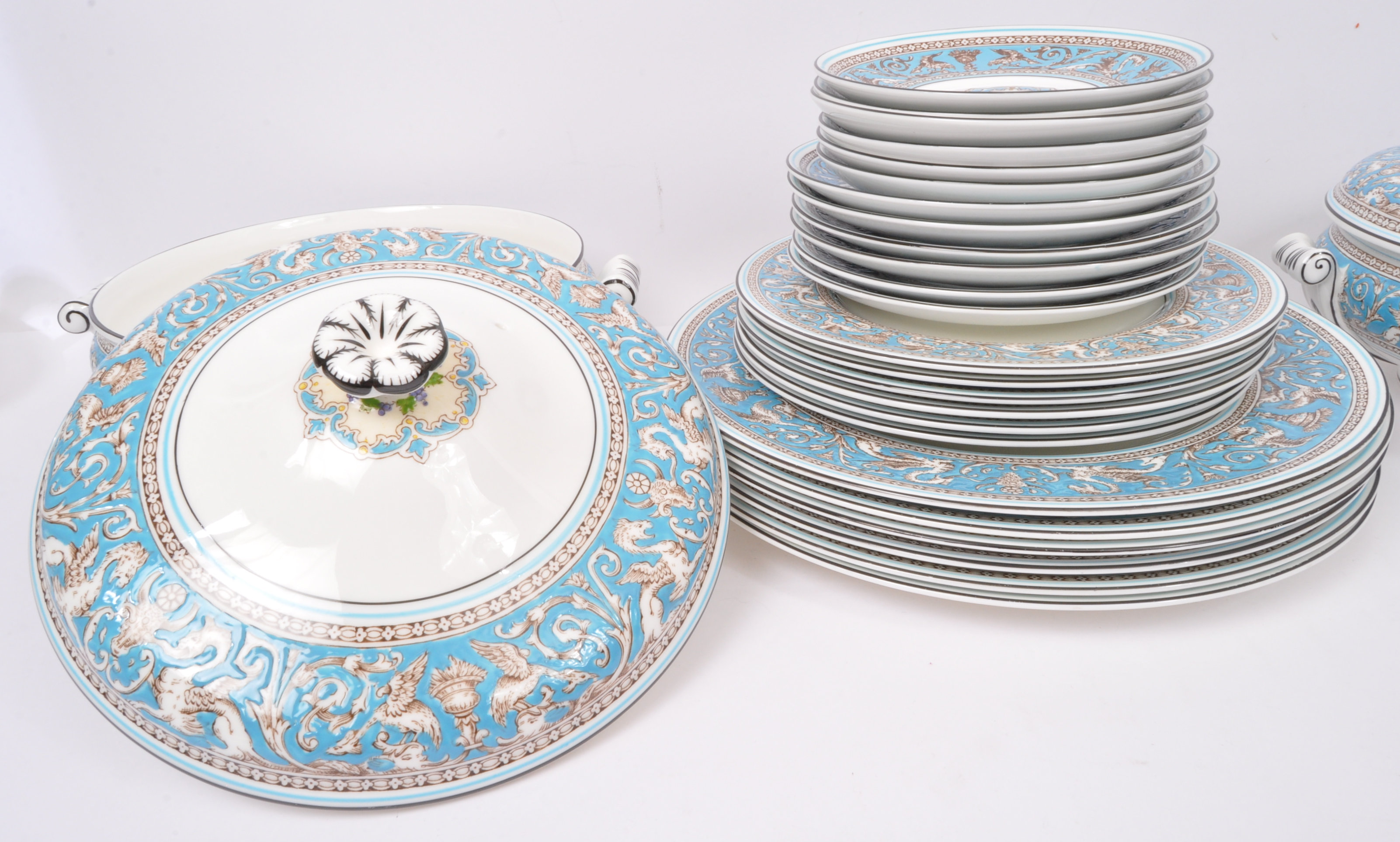 WEDGWOOD - FLORENTINE - TEA & DINNER SERVICE - Image 6 of 8