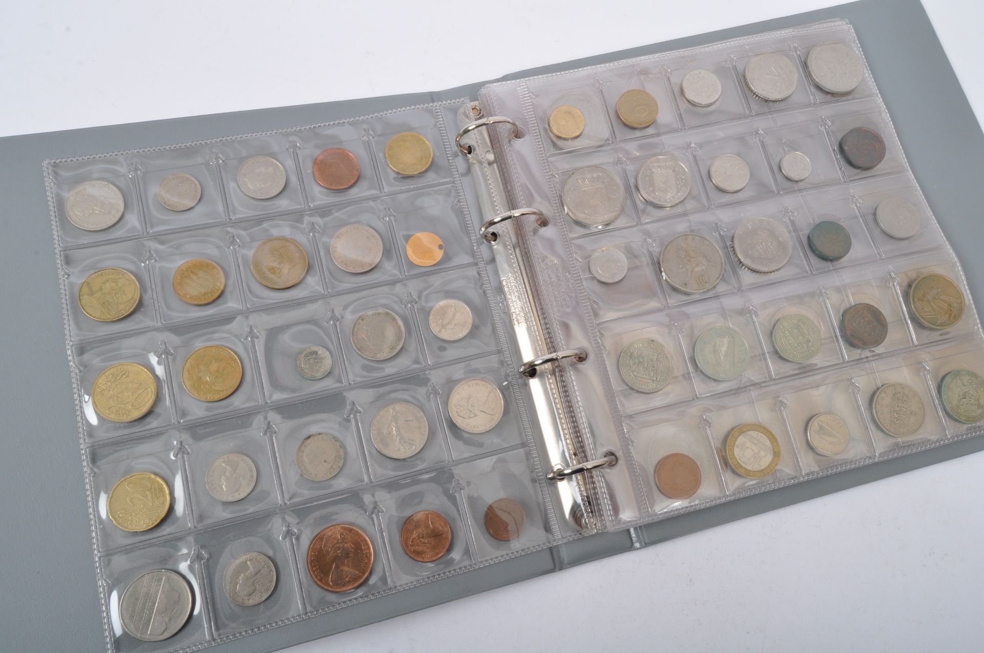 COLLECTION OF VINTAGE UK & FOREIGN SILVER & NON COINS & SETS - Image 4 of 5