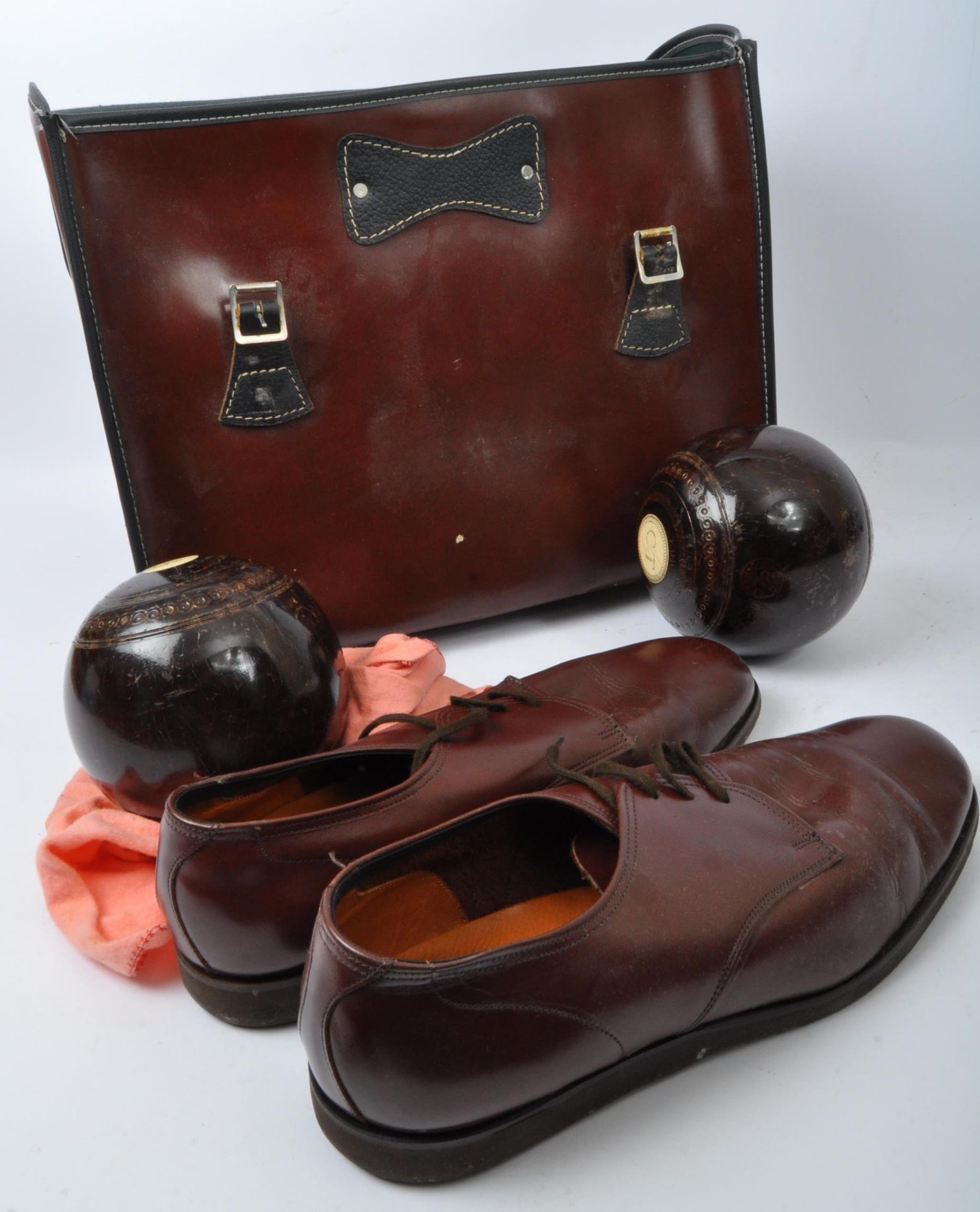 RETRO VINTAGE TAYLOR ROLPH BAGGED BOWLING WOODS SET