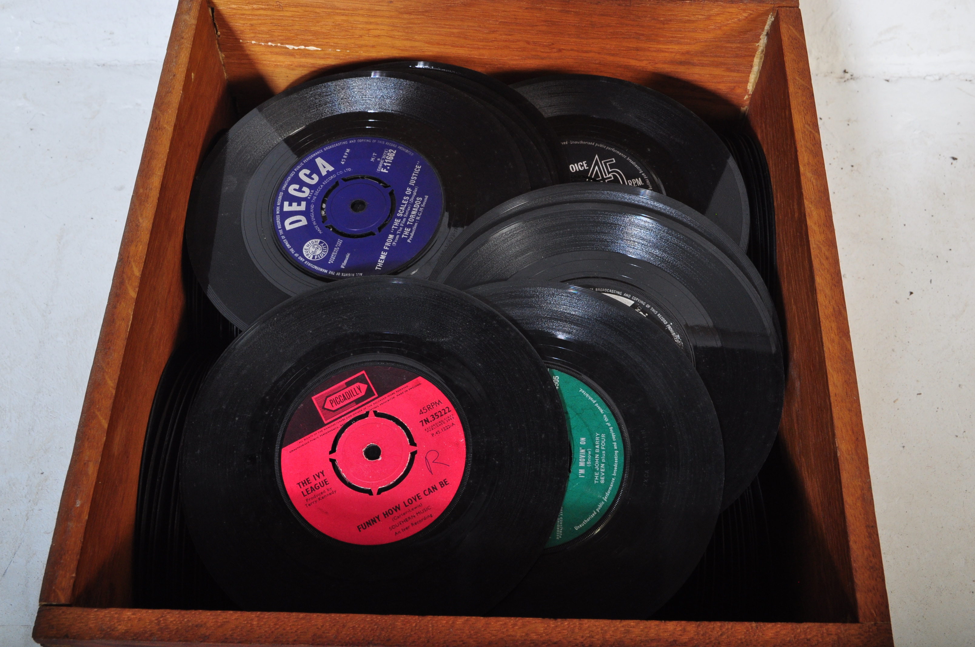 LARGE COLLECTION OF 45RPM SINGLES - Image 5 of 5