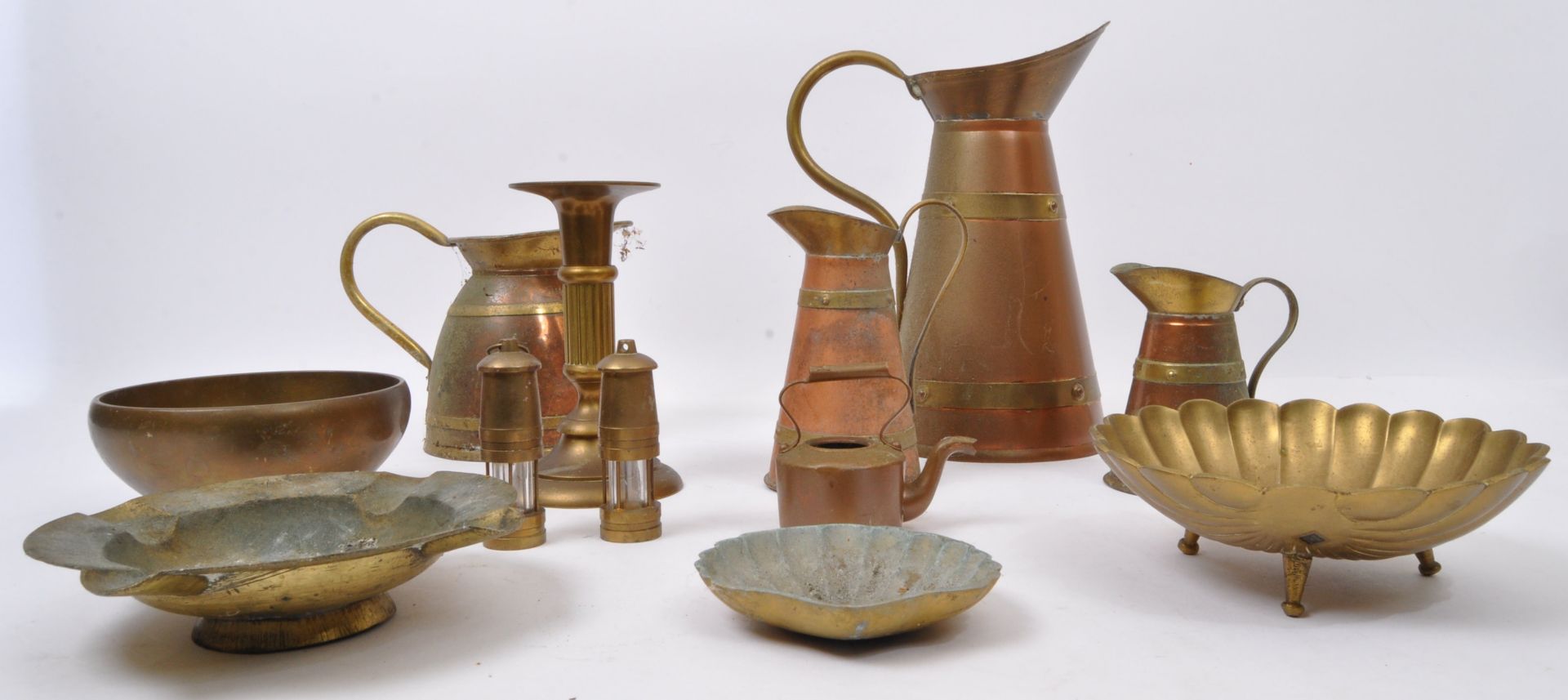 COLLECTION OF RETRO COPPER & BRASS ITEMS - Image 6 of 8