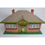 20TH CENTURY VINTAGE DOLLS HOUSE