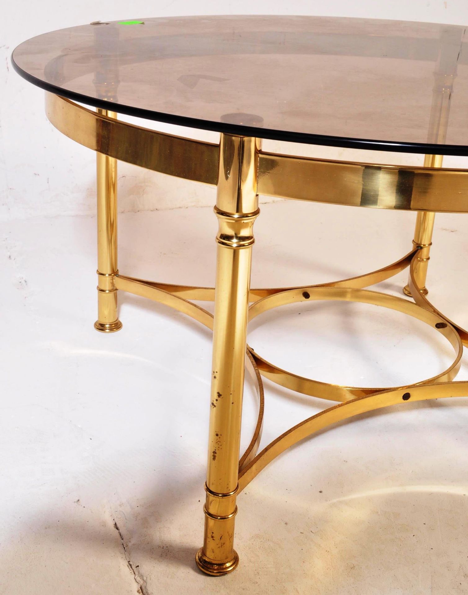 1980S HOLLYWOOD REGENCY BRASS & GLASS COFFEE TABLE - Image 4 of 4