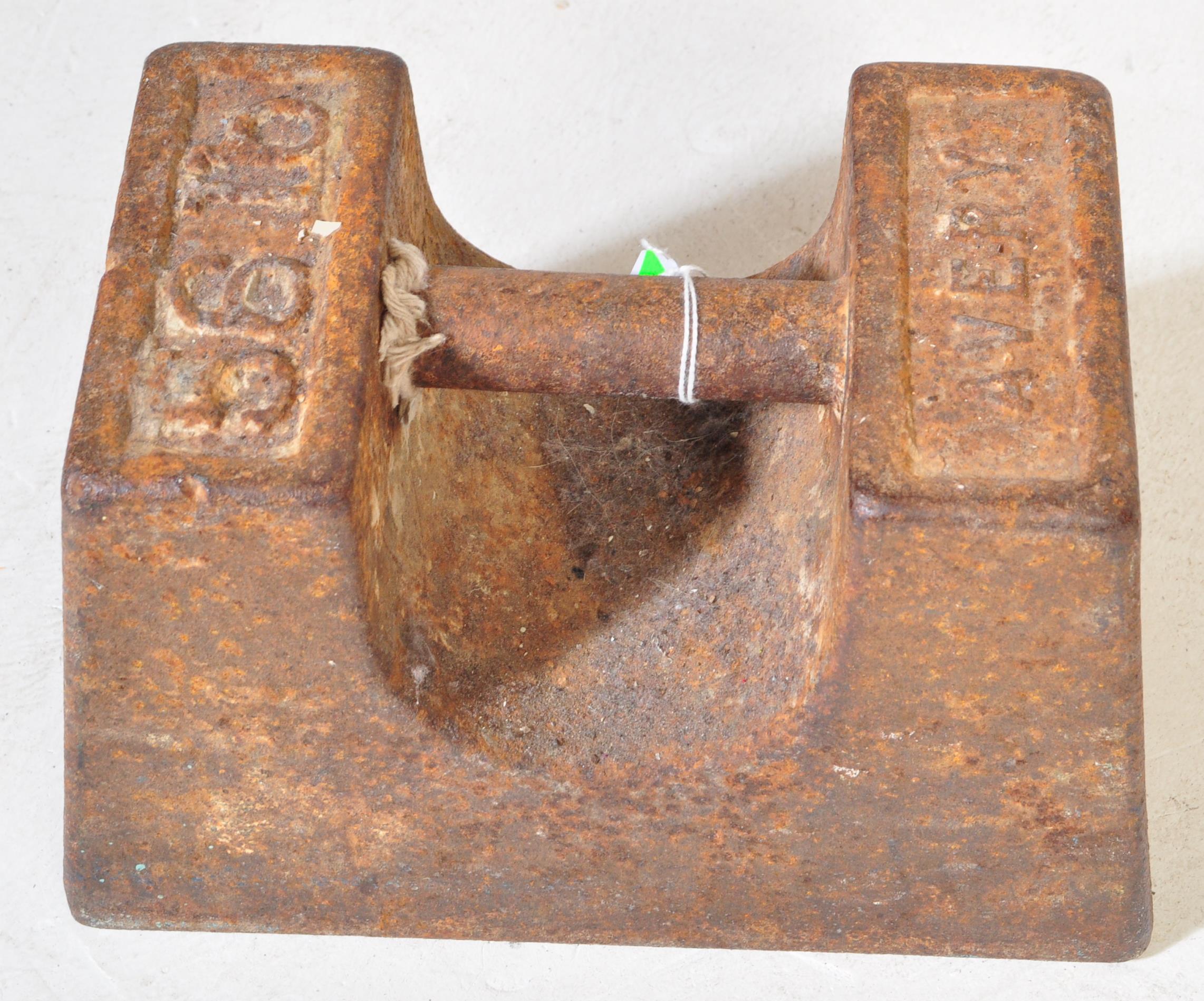 20TH CENTURY AVERY CAST METAL STANDARD WEIGHT - Image 3 of 4