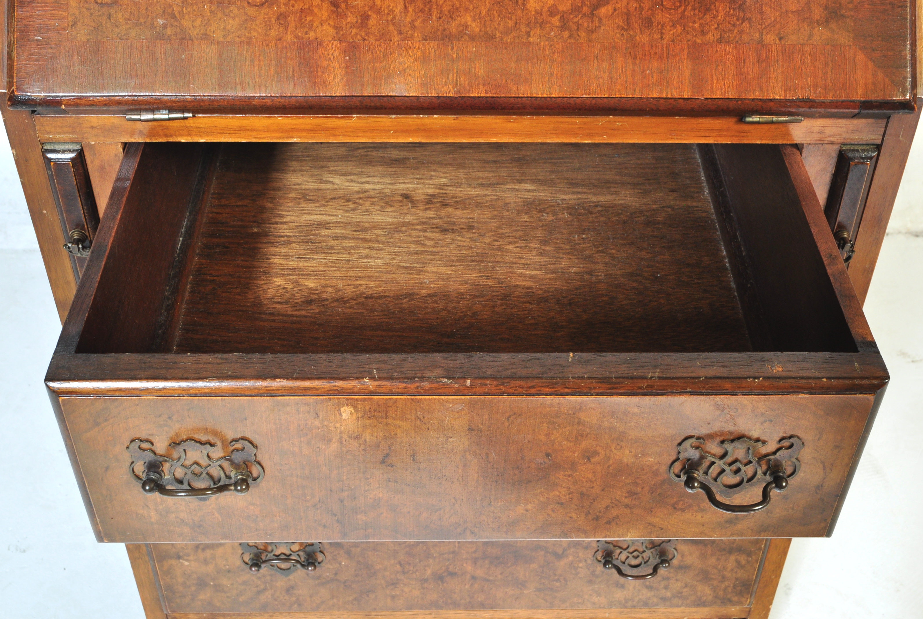 QUEEN ANNE REVIVAL BURR WALNUT LADIES WRITING BUREAU DESK - Image 5 of 5