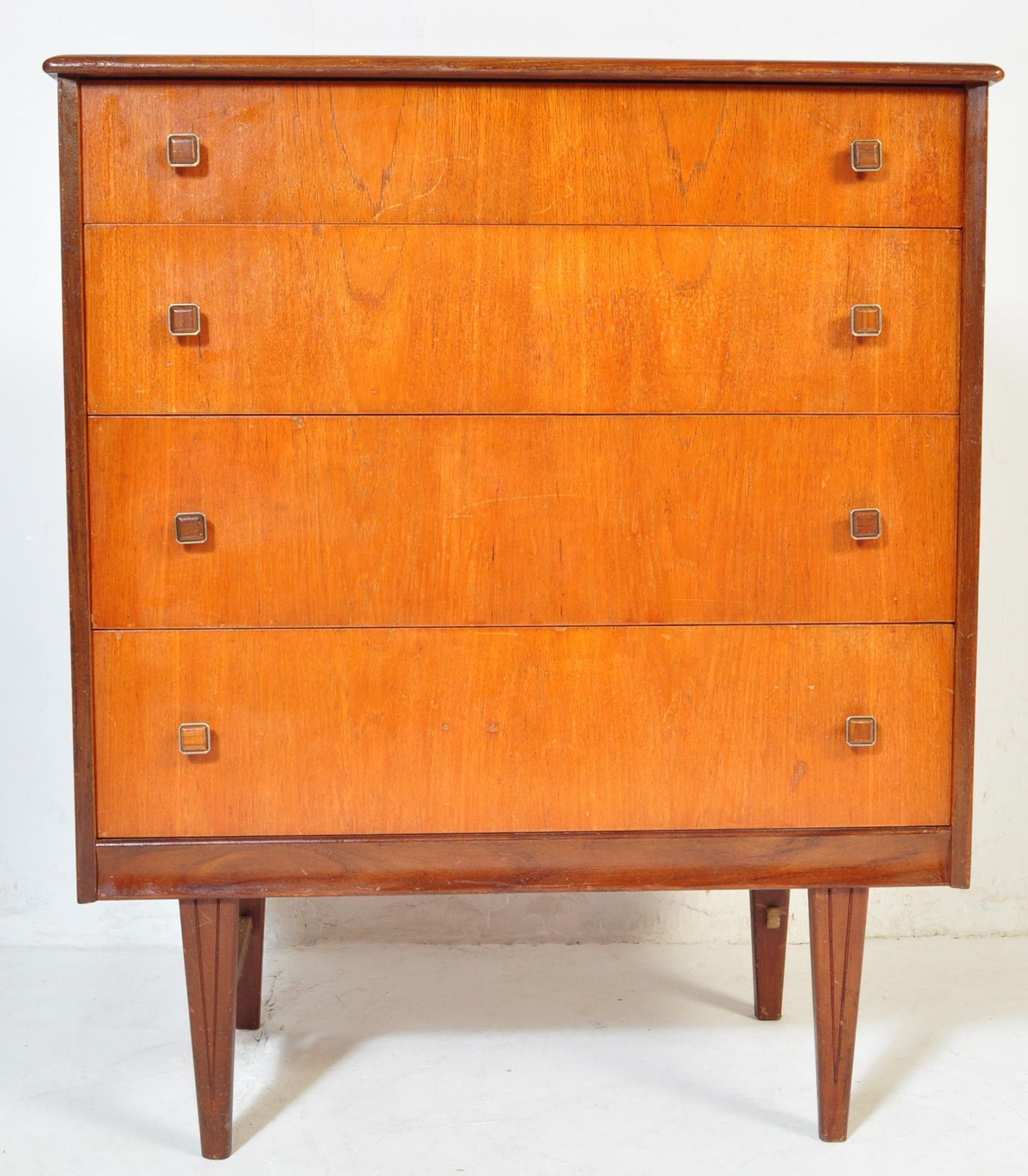 MID 20TH CENTURY TEAK CHEST OF DRAWERS - Image 3 of 5