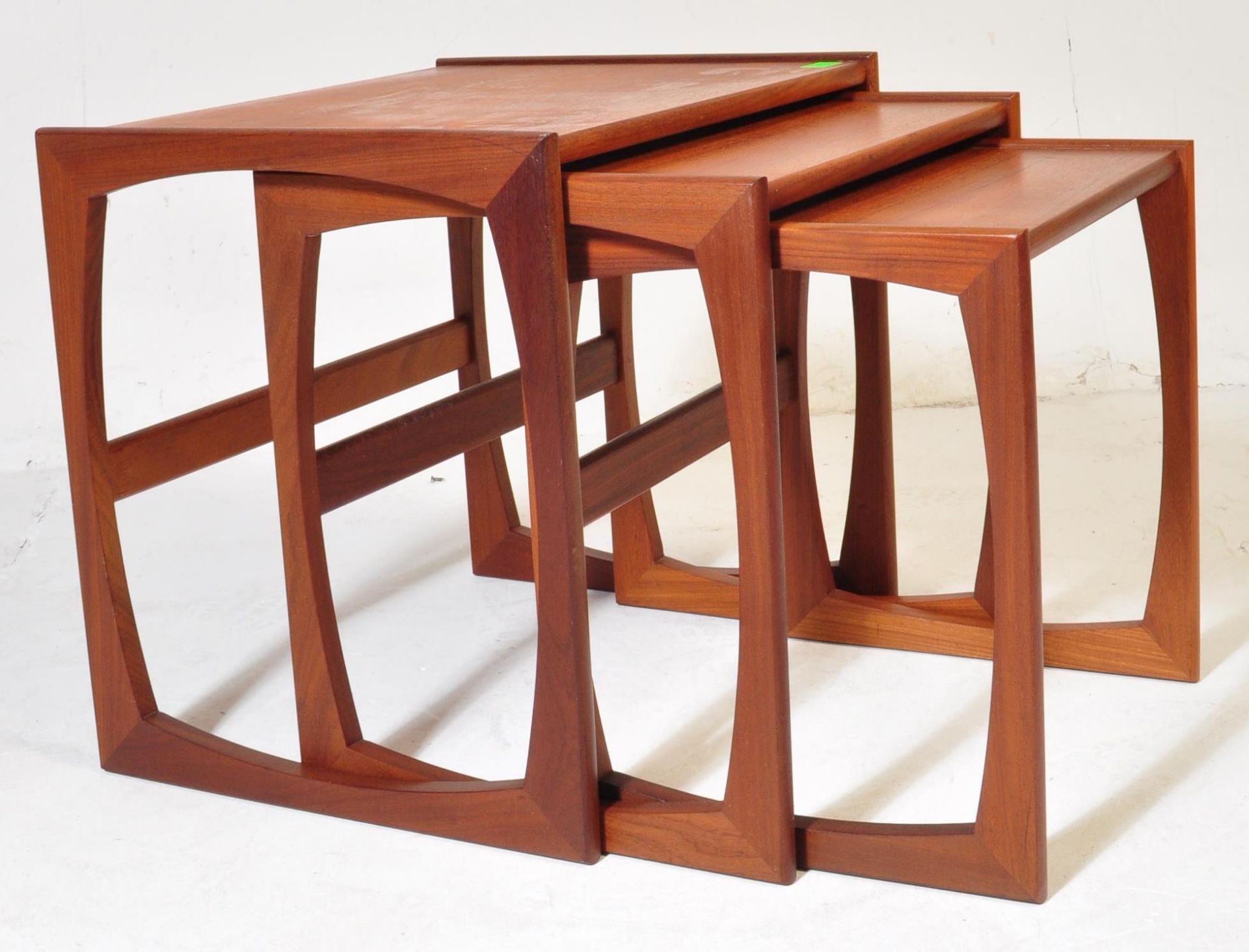 G-PLAN - QUADRILLE - RETRO TEAK GRADUATING NEST OF TABLES - Image 3 of 4