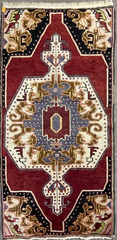 VINTAGE 1940S TURKISH ALTAKULA HAND KNOTTED FLOOR RUG