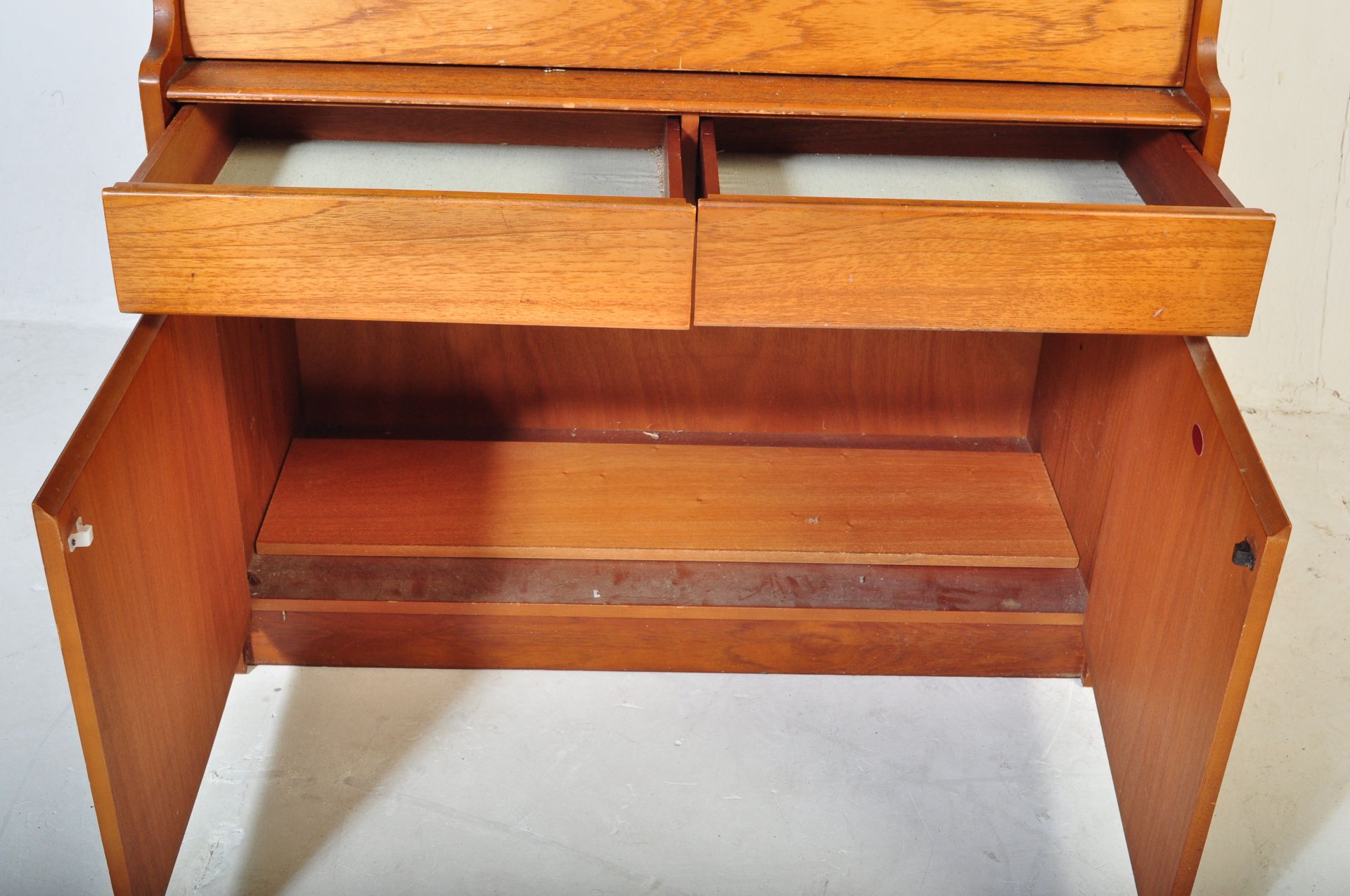 RETRO MID CENTURY 1960S TEAK BUREAU - Image 5 of 6