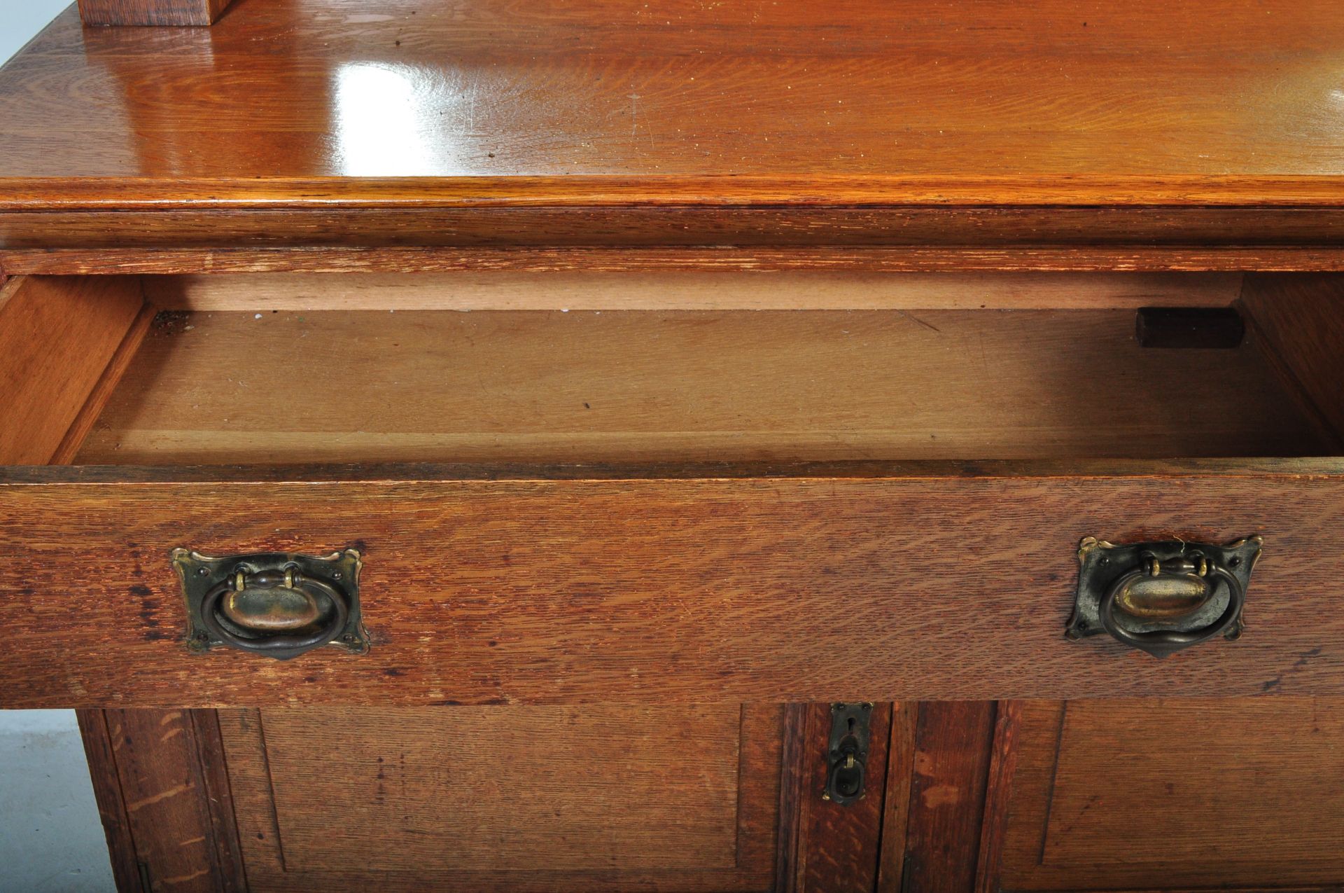 VICTORIAN ARTS & CRAFT OAK MIRROR BACK SIDEBOARD CREDENZA - Bild 4 aus 7