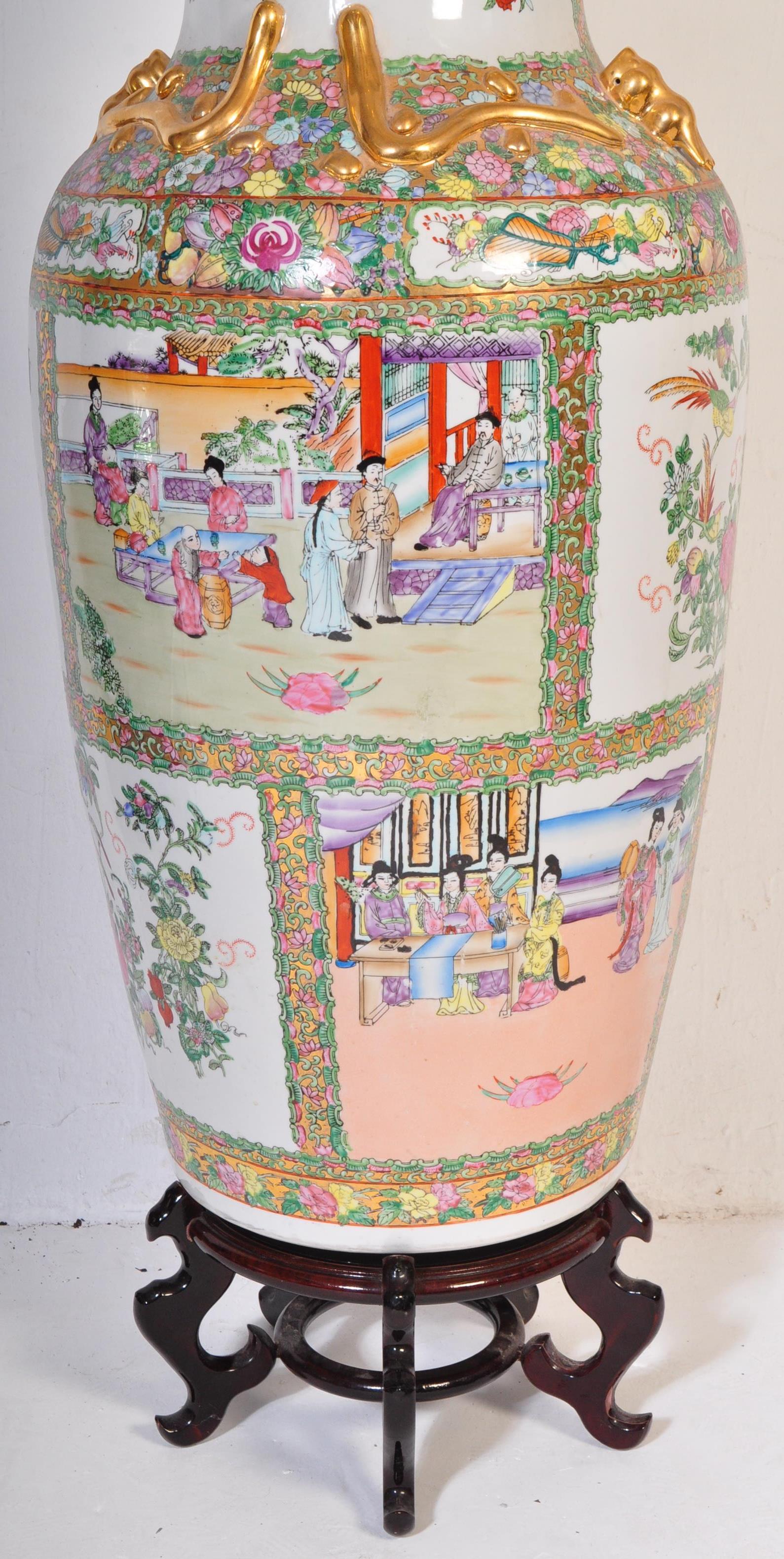 LARGE CHINESE CANTONESE FAMILLE ROSE FLOOR STANDING VASE - Image 2 of 5