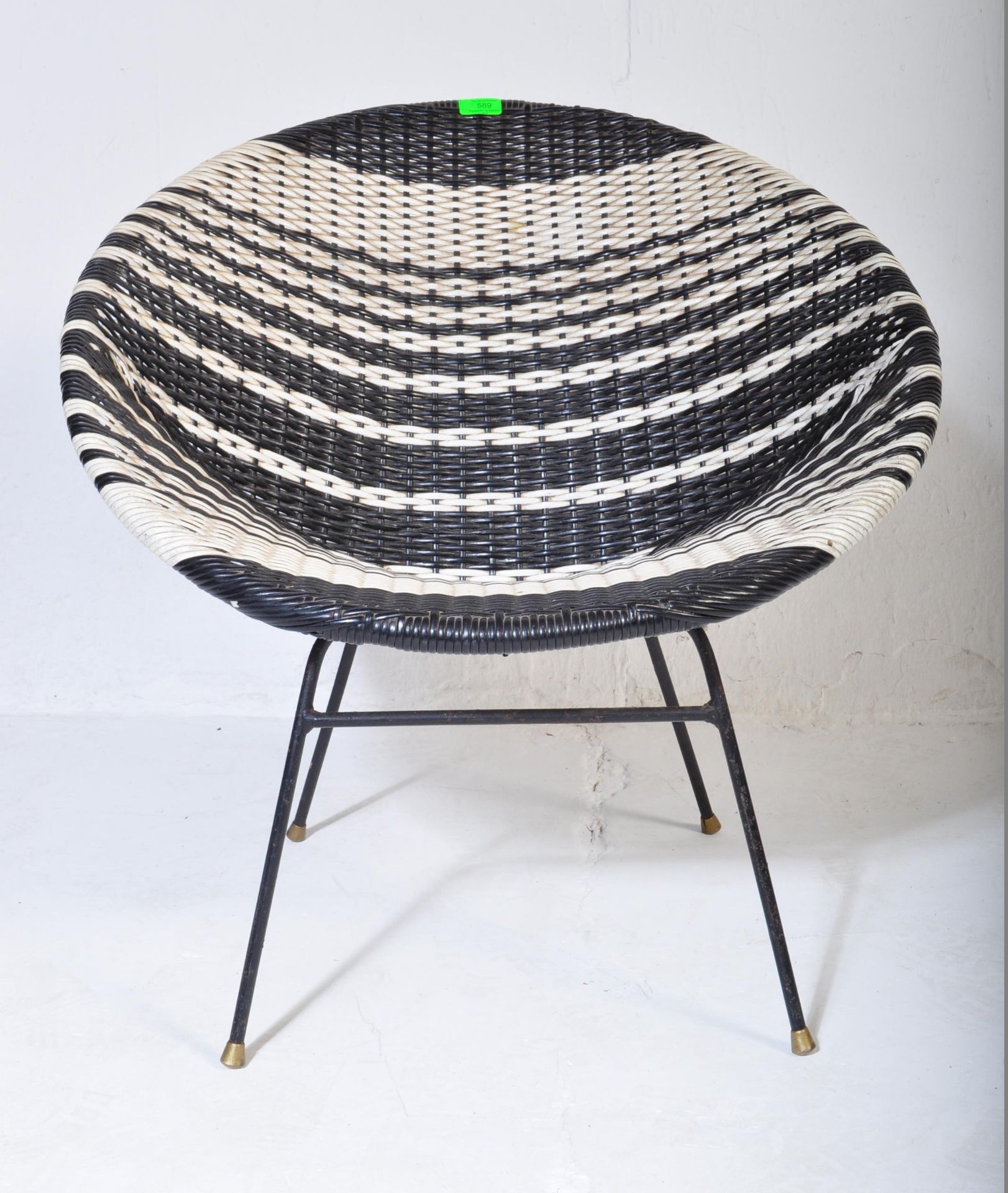 RETRO CIRCA 1960S BLACK & WHITE WOVEN SATELLITE CHAIR - Image 3 of 5