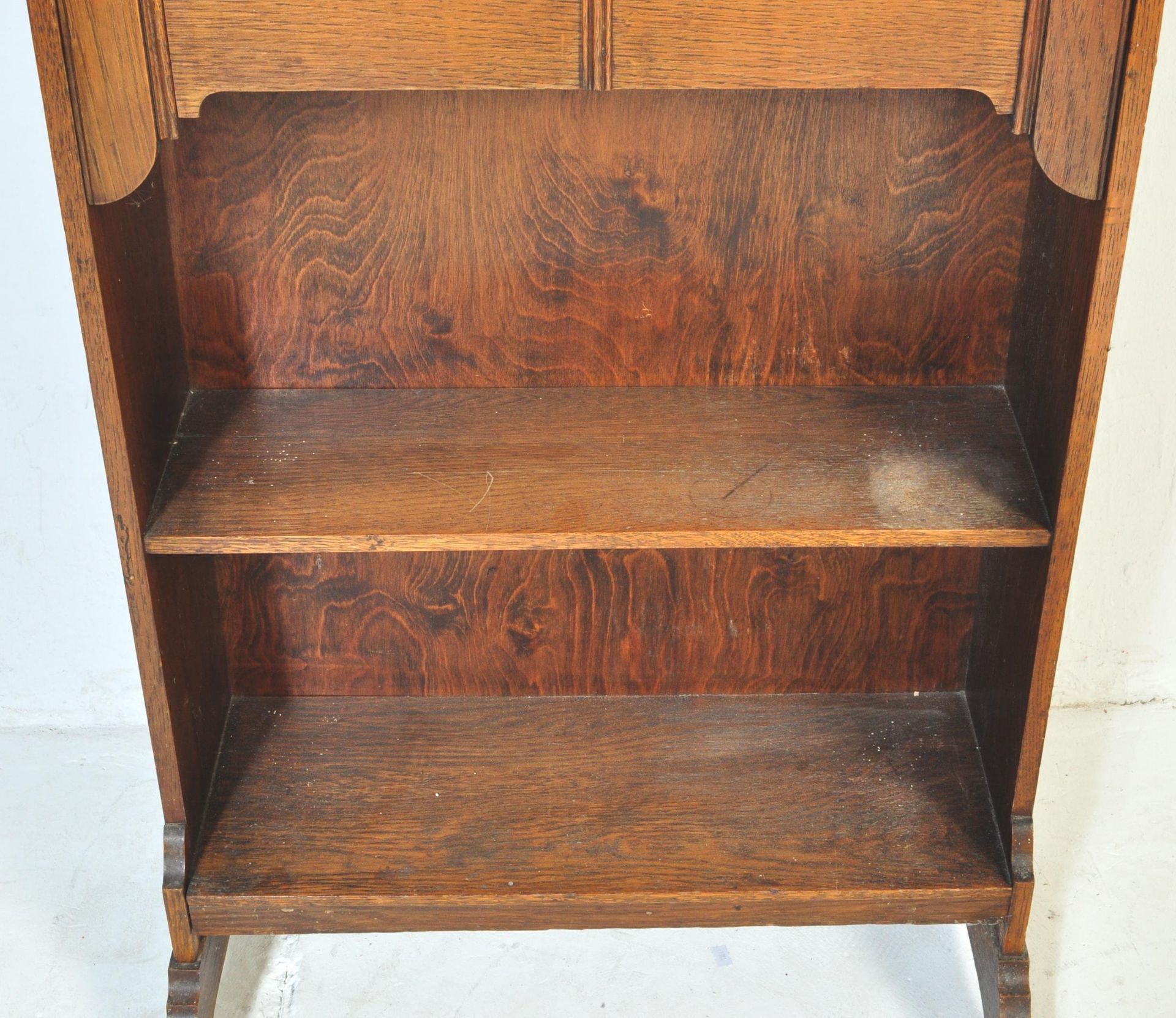 ARTS & CRAFT EARLY 20TH CENTURY OAK STUDENT BOOKCASE BUREAU - Image 6 of 6