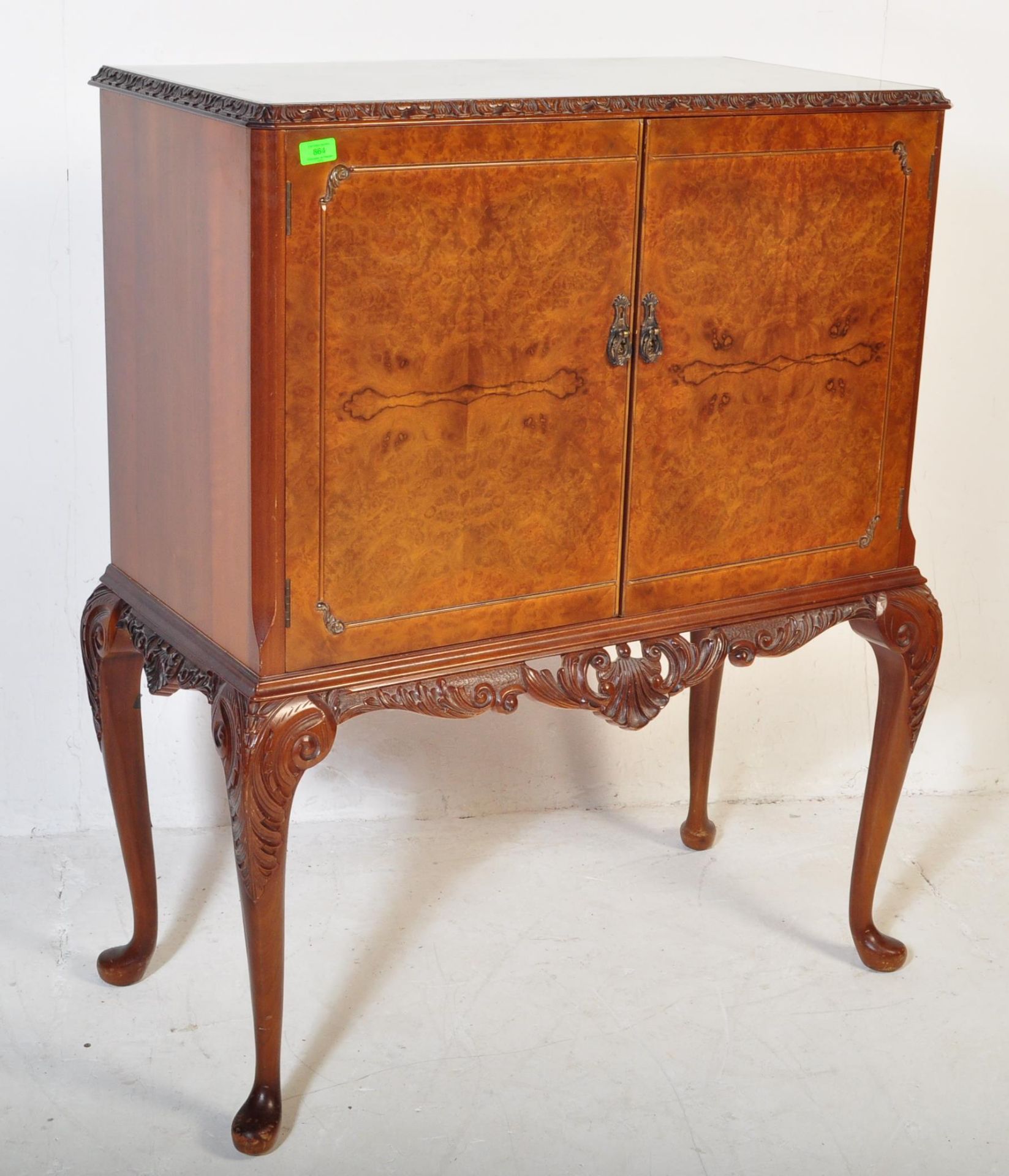 20TH CENTURY QUEEN ANNE REVIVAL WALNUT COCKTAIL CABINET - Image 2 of 7