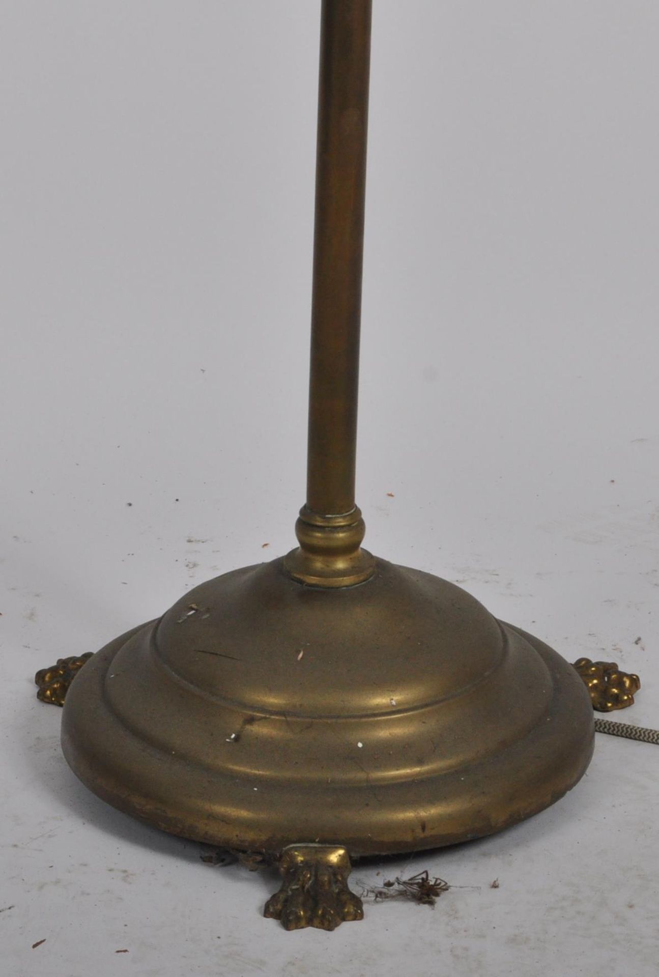 19TH CENTURY VICTORIAN BRASS HAIRY PAW FEET STANDARD LAMP - Image 4 of 4