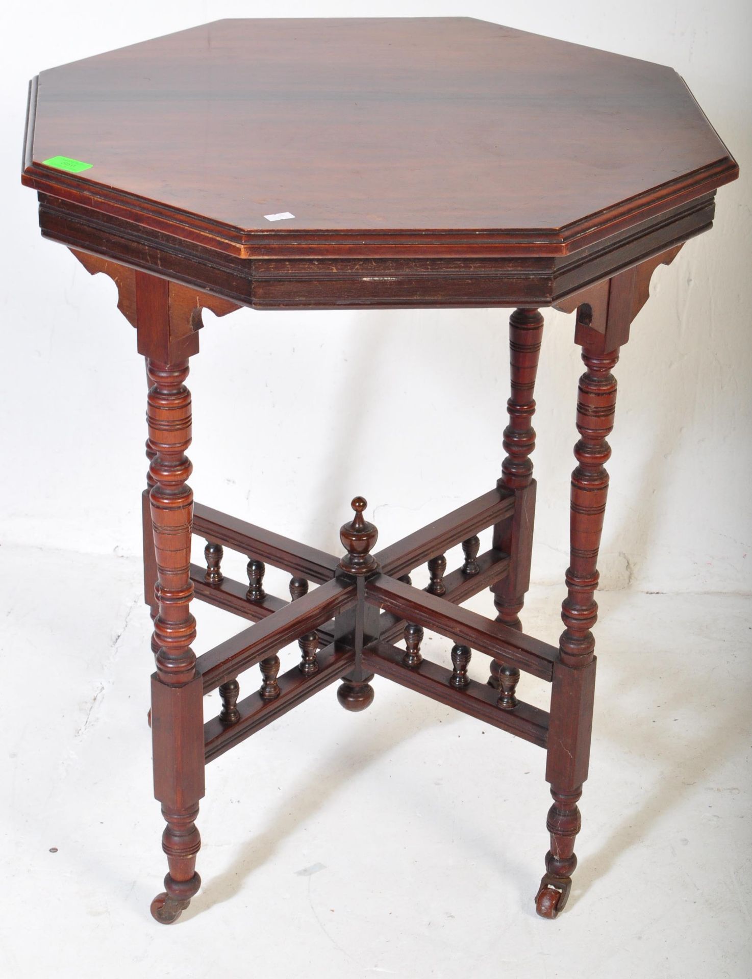 VICTORIAN 19TH CENTURY MAHOGANY PENNY CENTRE TABLE - Image 2 of 4