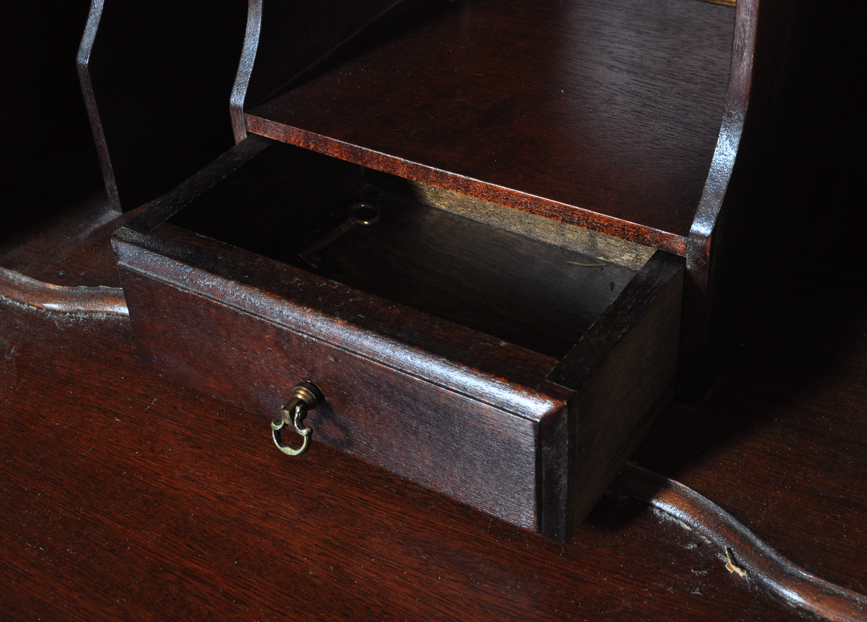 QUEEN ANNE REVIVAL BURR WALNUT LADIES WRITING BUREAU DESK - Image 4 of 5