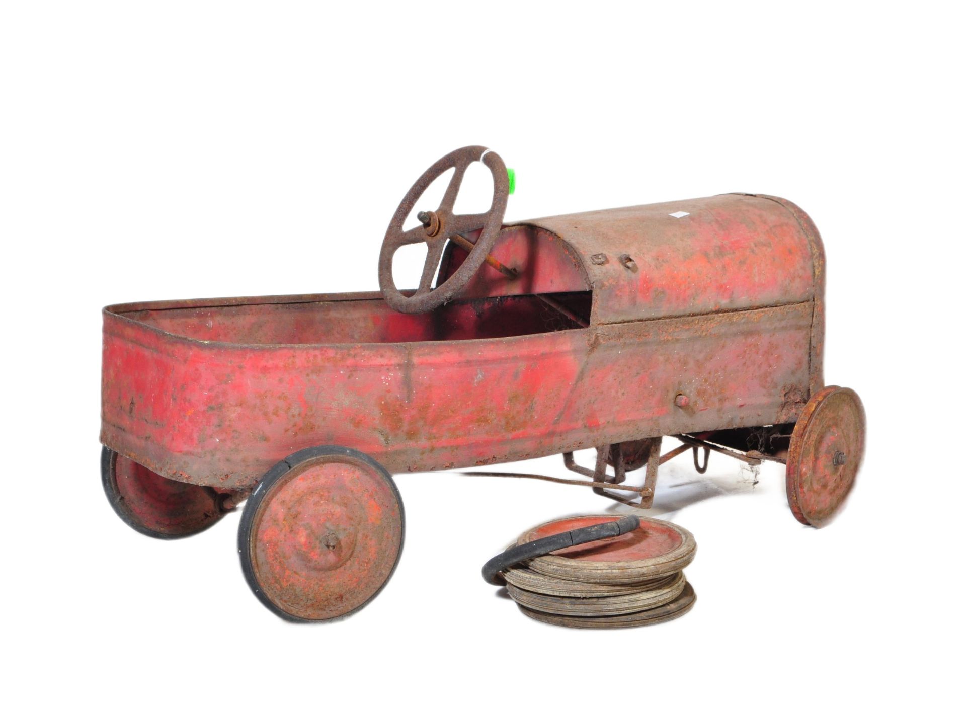 VINTAGE TRIANG LINES BROS TIN PLATE CHILDRENS PEDAL CAR
