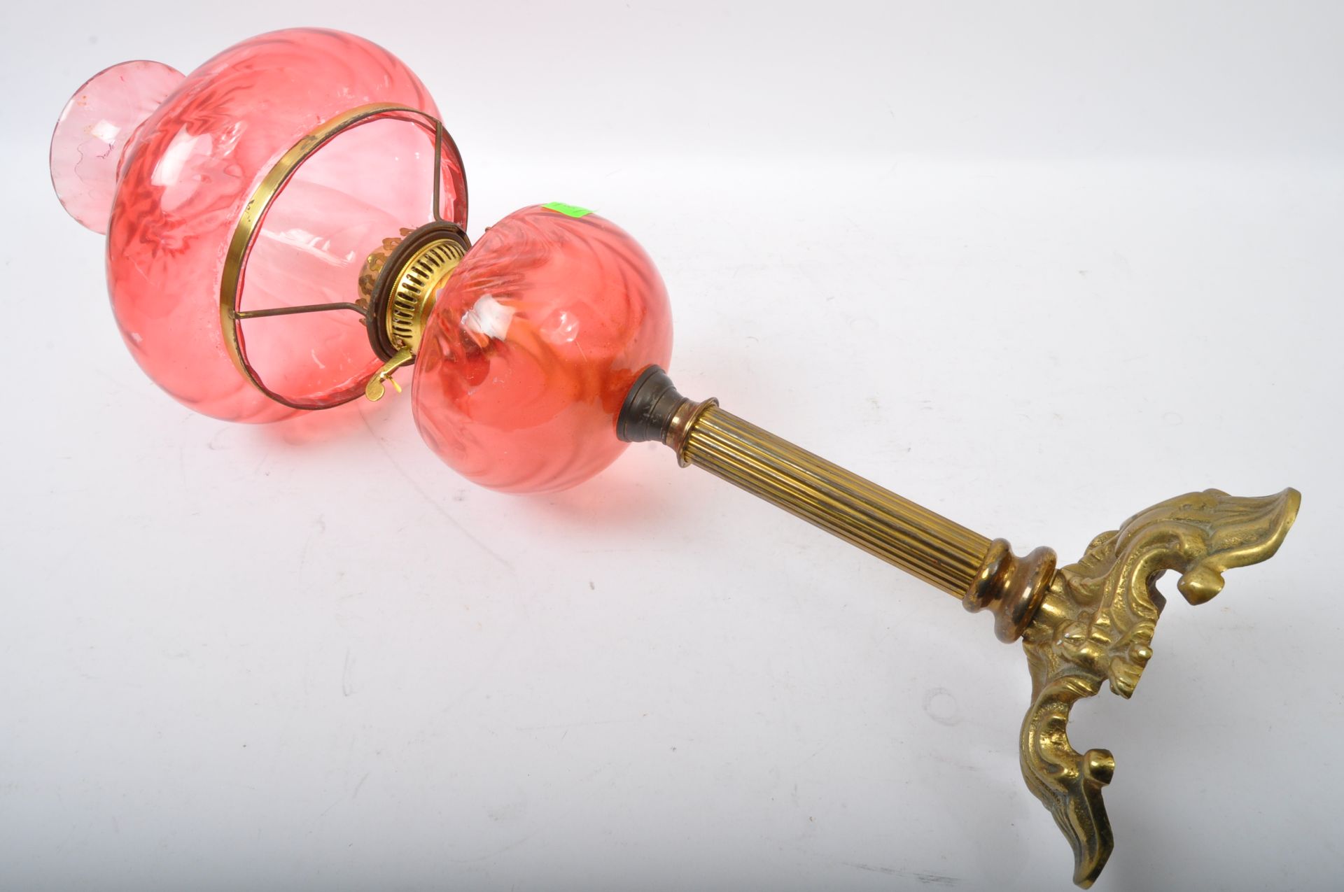 19TH CENTURY VICTORIAN CRANBERRY GLASS OIL LAMP - Bild 6 aus 6