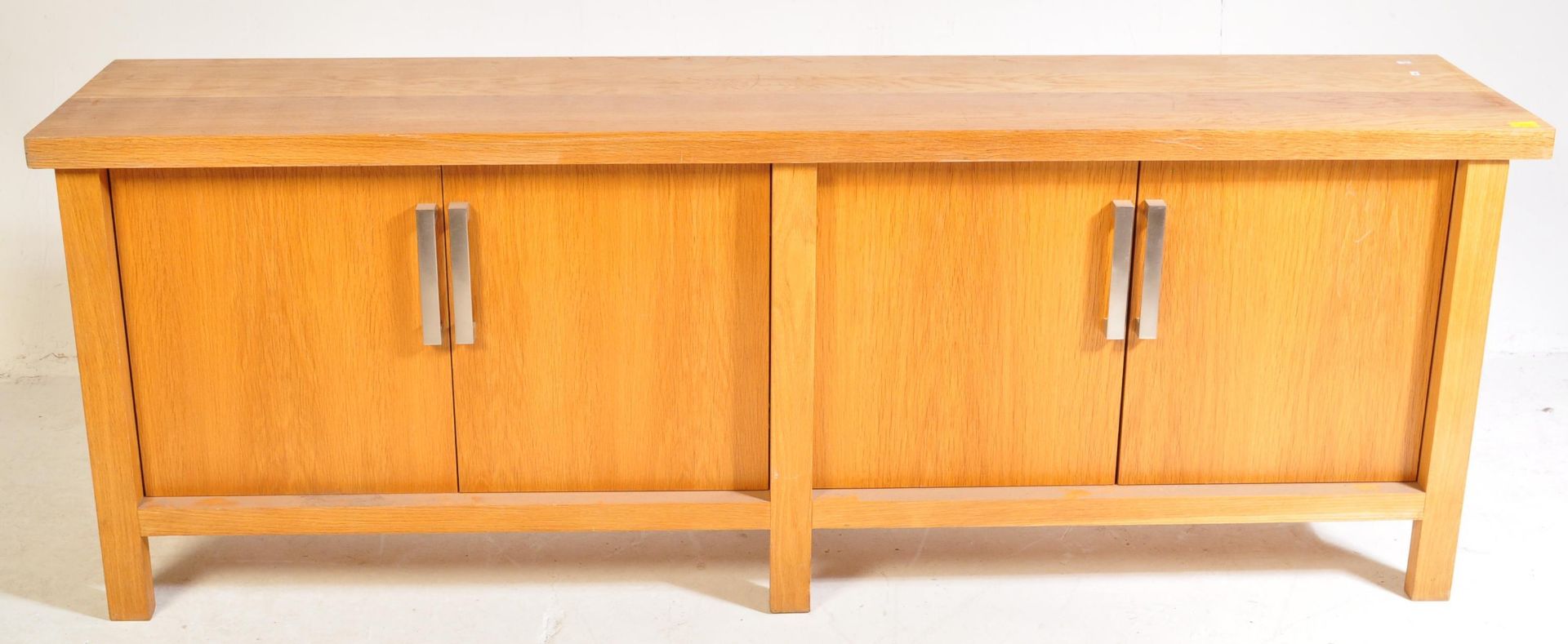 CONTEMPORARY OAK FURNITURE LAND STYLE SIDEBOARD - Image 2 of 5