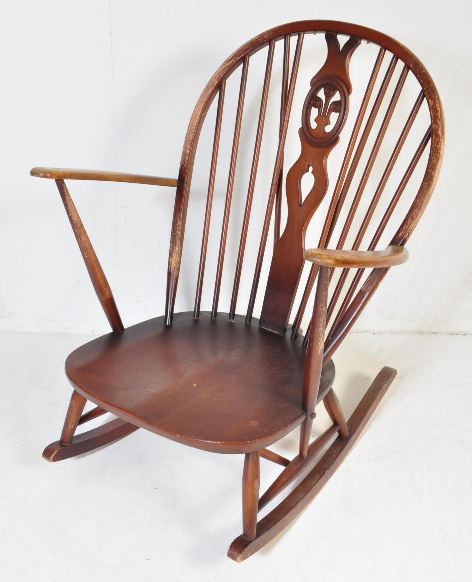 MID CENTURY BEECH & ELM WHEELBACK ROCKING CHAIR - Image 2 of 5