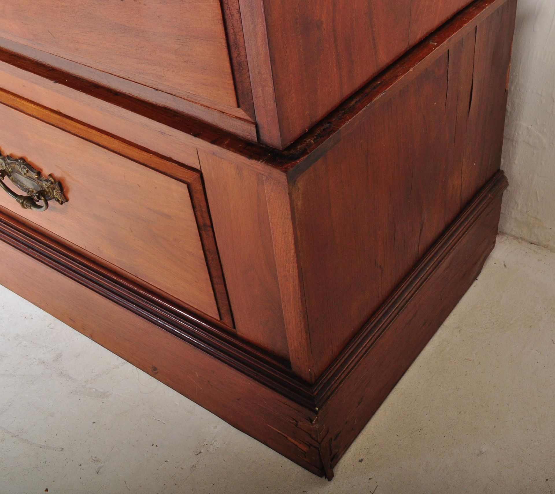 VICTORIAN 19TH CENTURY WALNUT COMPACTUM WARDROBE - Image 8 of 8