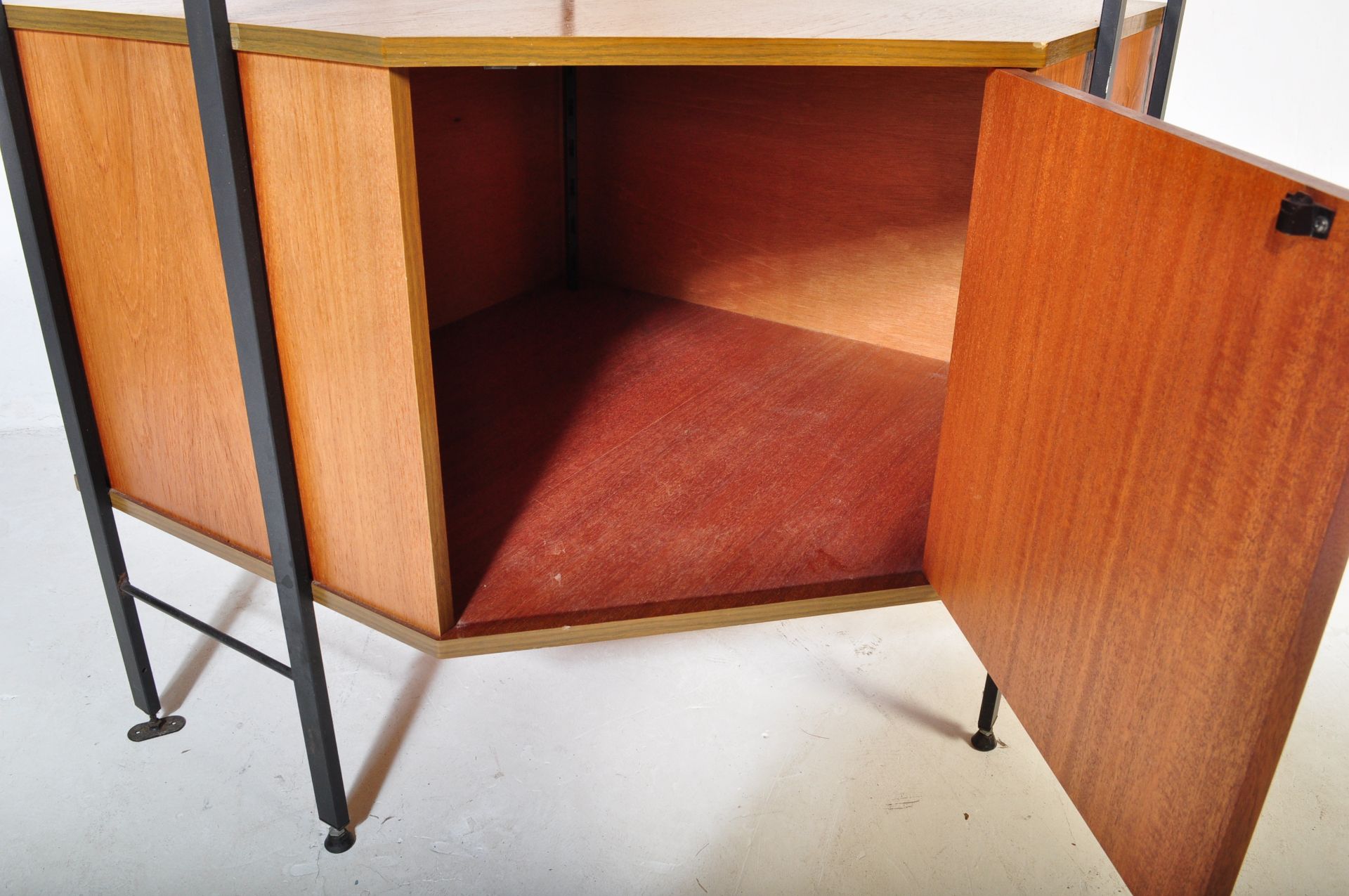 BRITISH MODERN DESIGN - AVALON MODULAR CORNER UNIT - Image 4 of 5