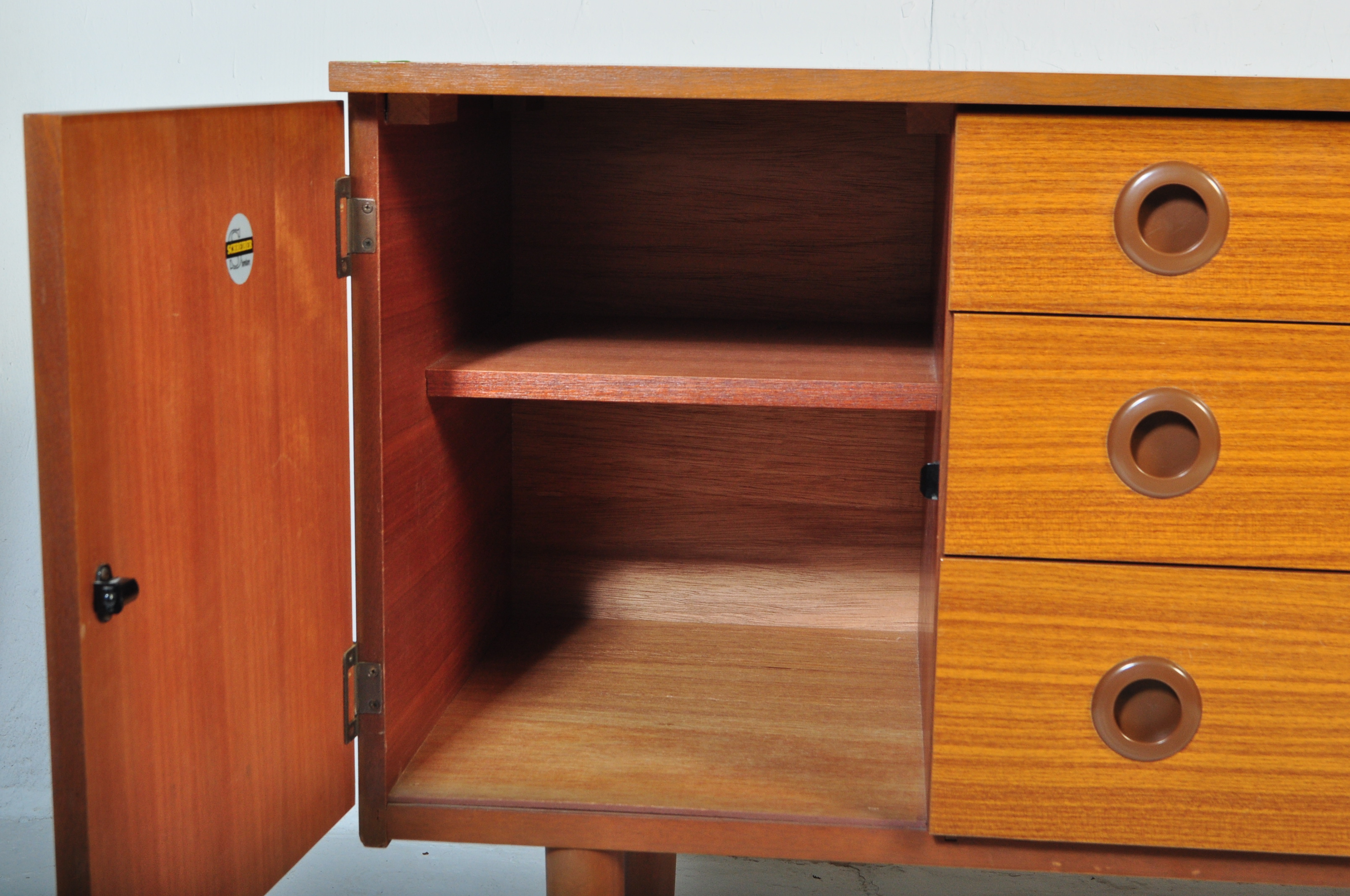 RETRO VINTAGE SCHREIBER TEAK SIDEBOARD - Image 6 of 6