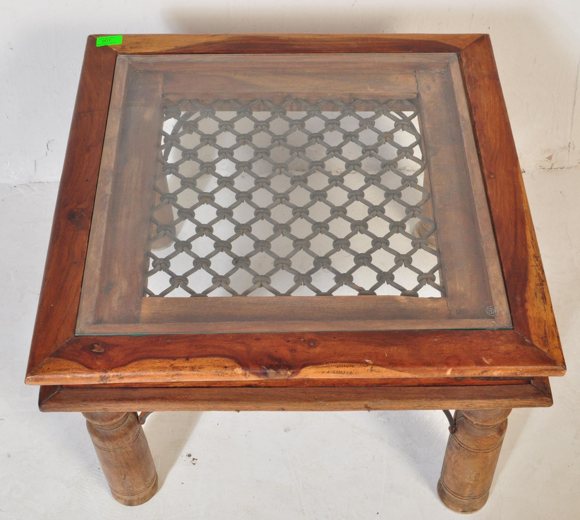 CONTEMPORARY INDIAN HARDWOOD & GLASS SIDE LAMP TABLE - Bild 3 aus 5