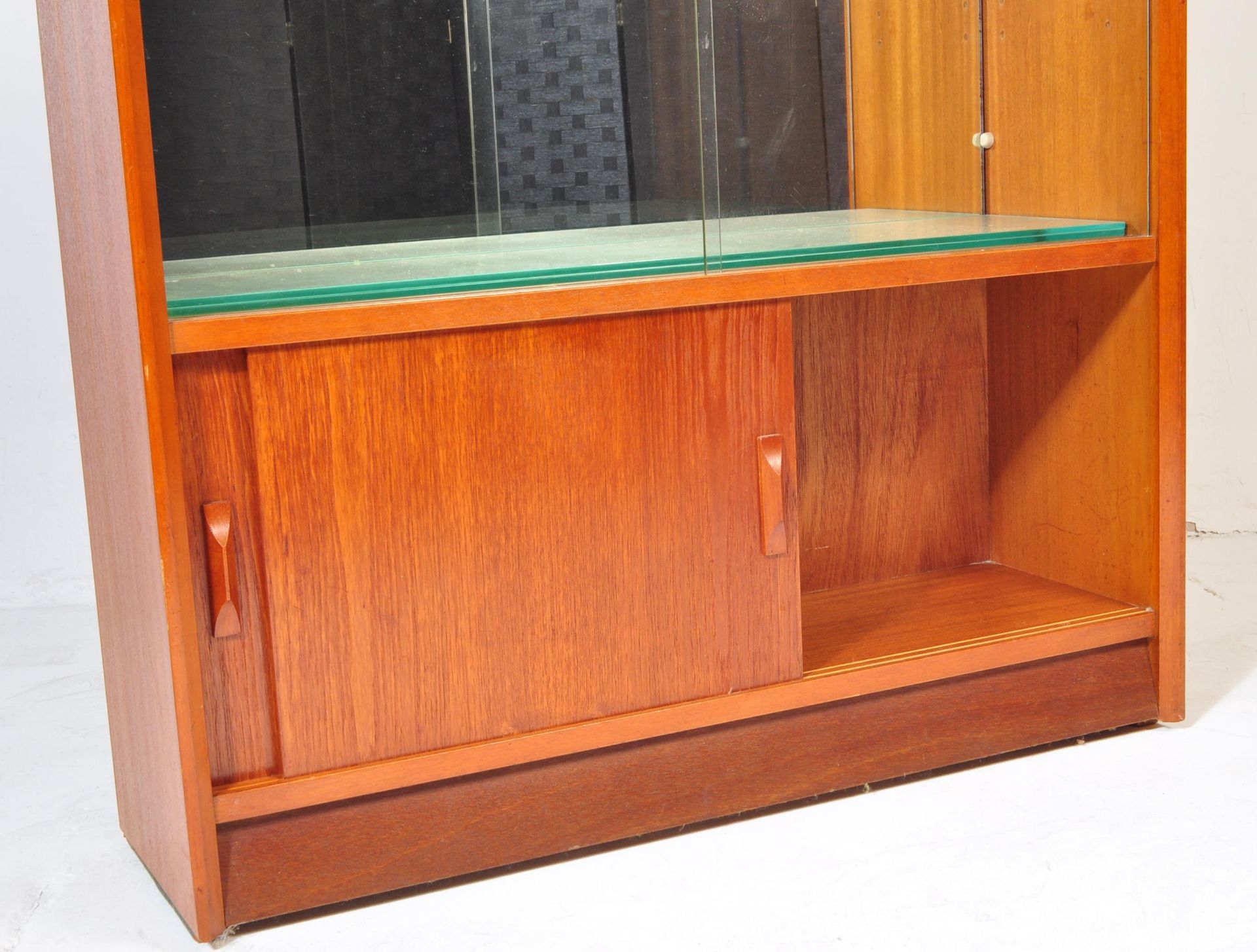 G-PLAN - HERBERT GIBBS - VINTAGE TEAK BOOKCASE CABINET - Image 3 of 5