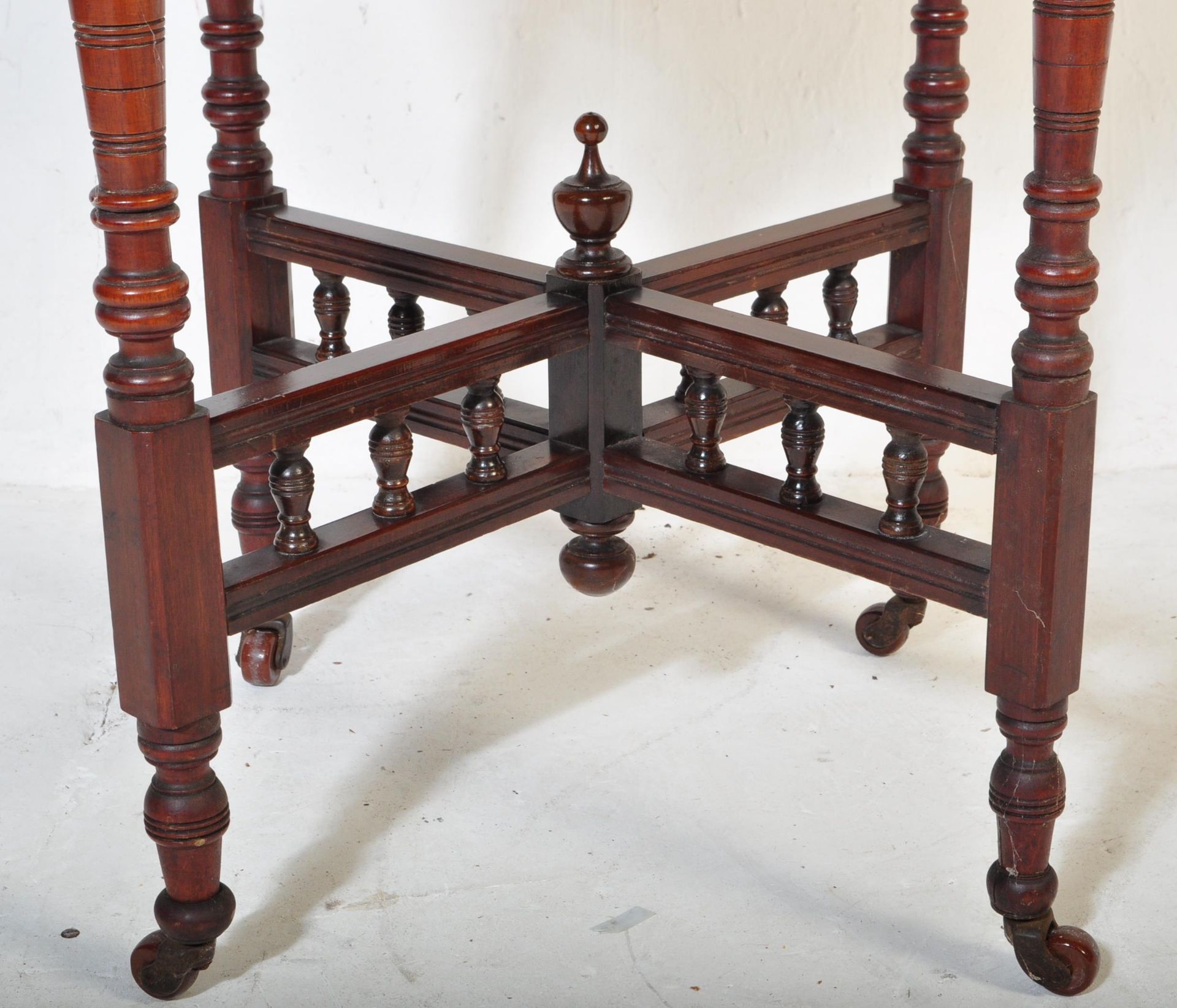 VICTORIAN 19TH CENTURY MAHOGANY PENNY CENTRE TABLE - Image 4 of 4