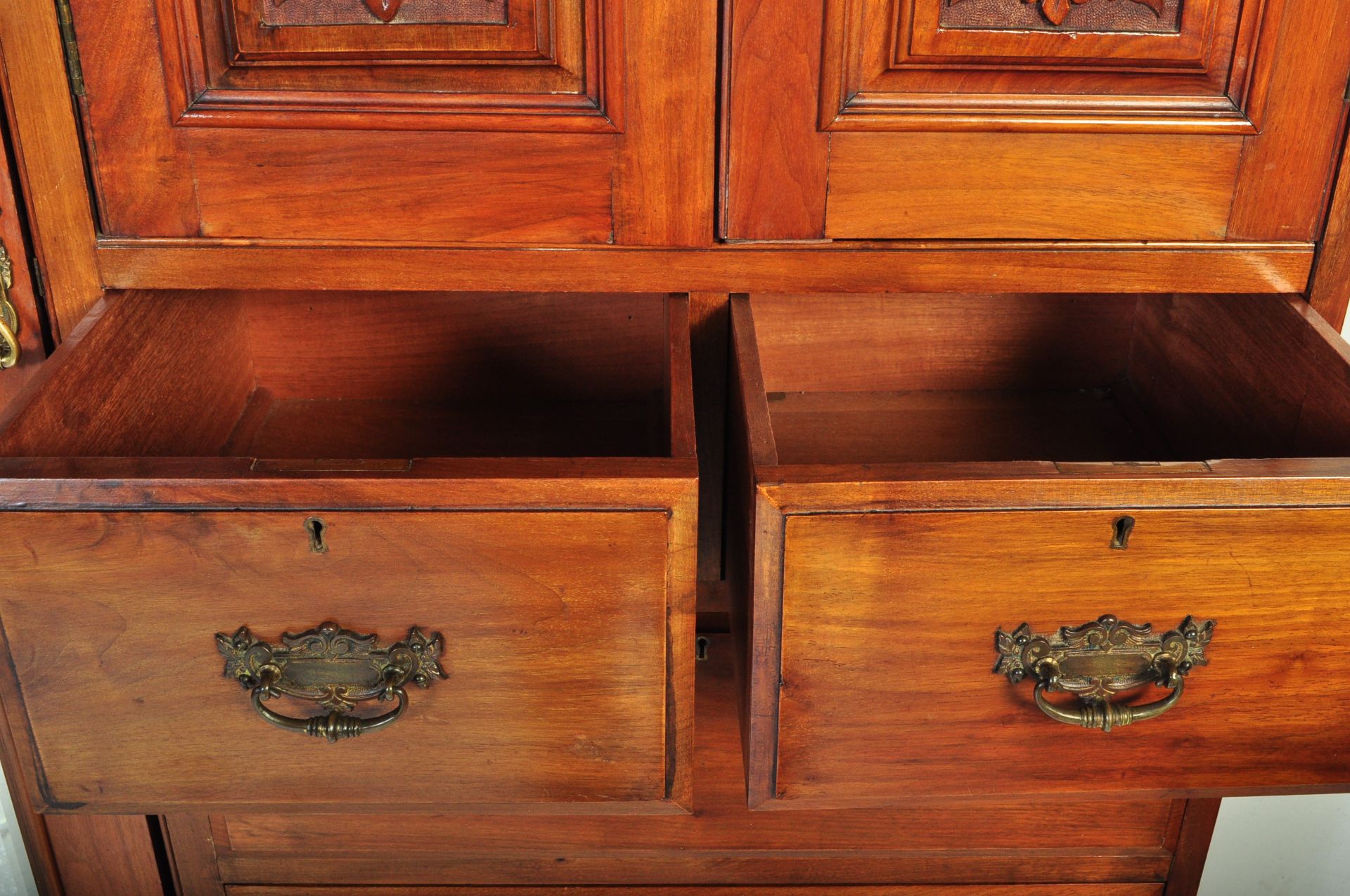 VICTORIAN 19TH CENTURY WALNUT COMPACTUM WARDROBE - Image 3 of 8